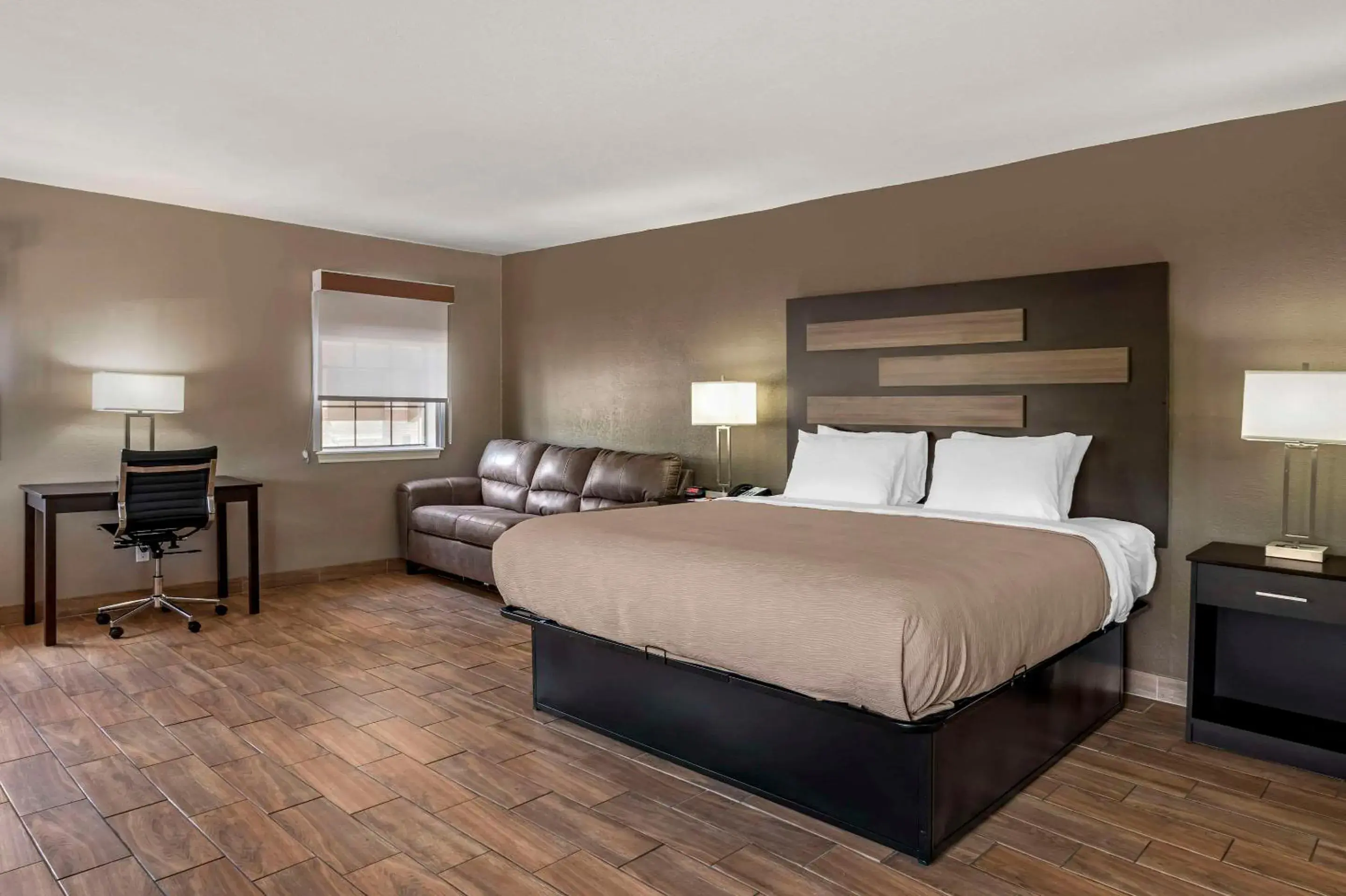 Bedroom, Bed in Americas Best Value Inn New Boston Bedroom, Bed in Americas Best Value Inn New Boston