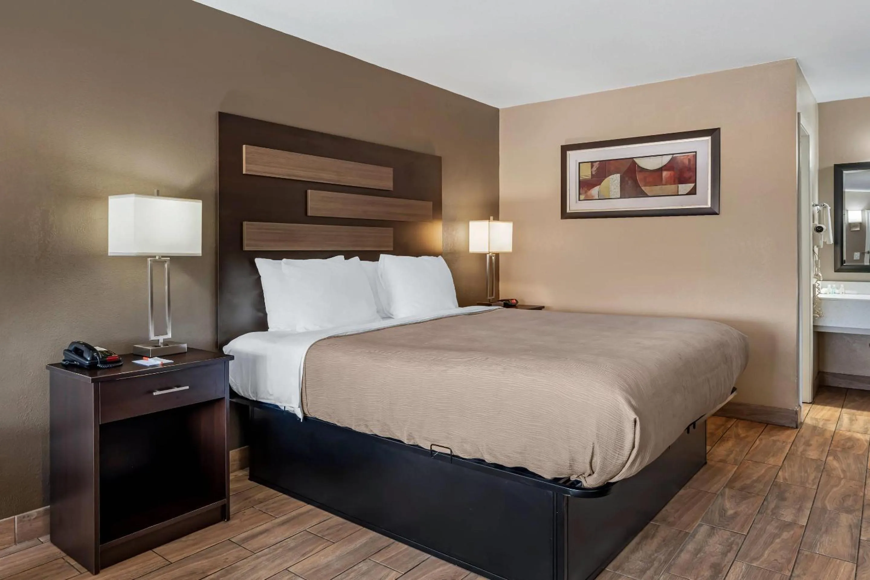 Bedroom, Bed in Quality Inn & Suites New Boston - Texarkana West