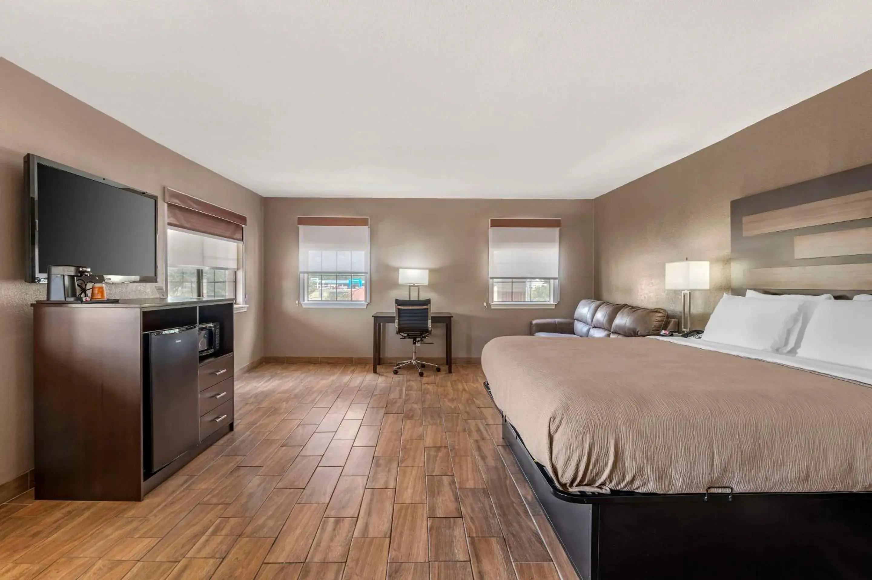 Bedroom, Bed in Americas Best Value Inn New Boston Bedroom, Bed in Americas Best Value Inn New Boston