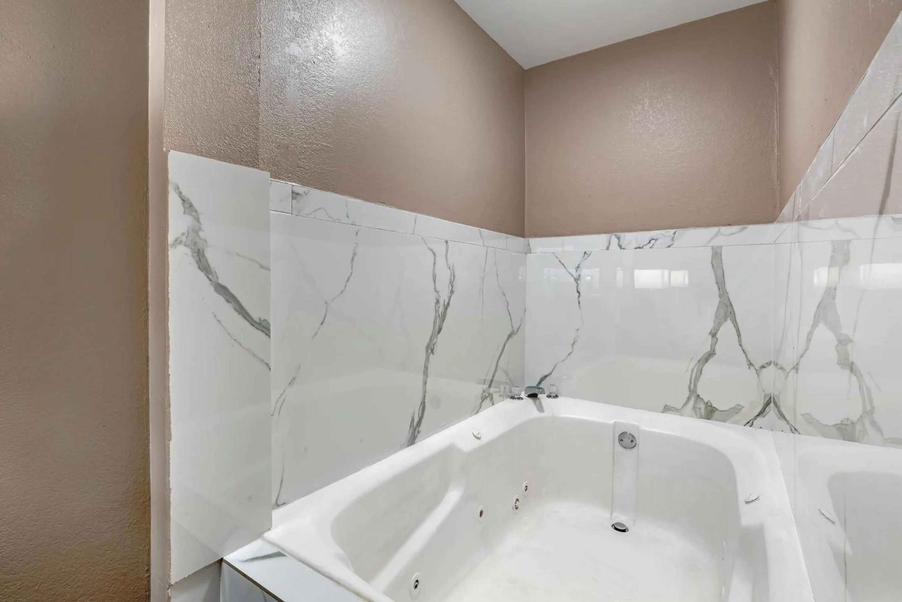 Bedroom in Quality Inn & Suites New Boston - Texarkana West