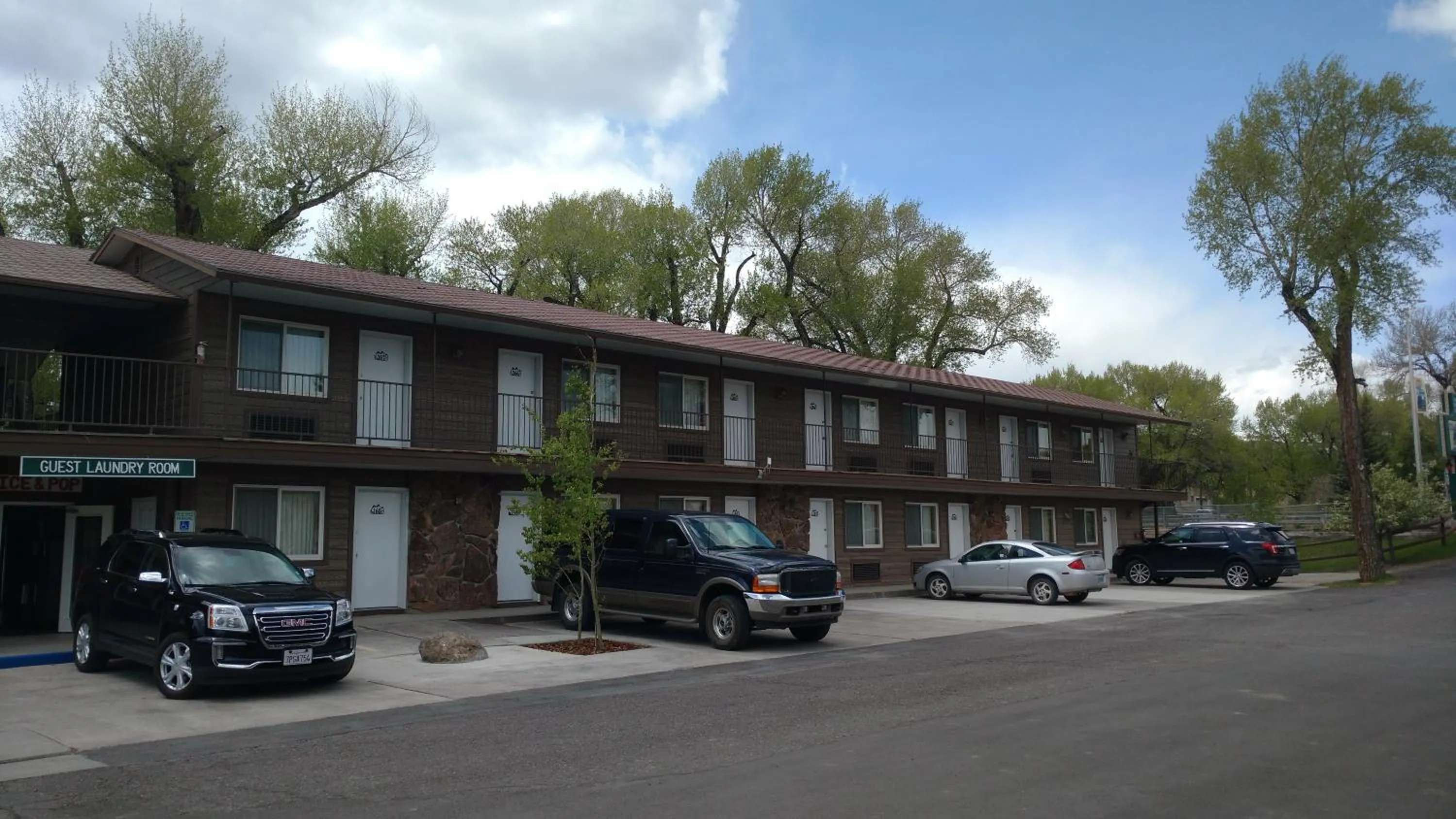 Property building in Stagecoach Inn & Suites