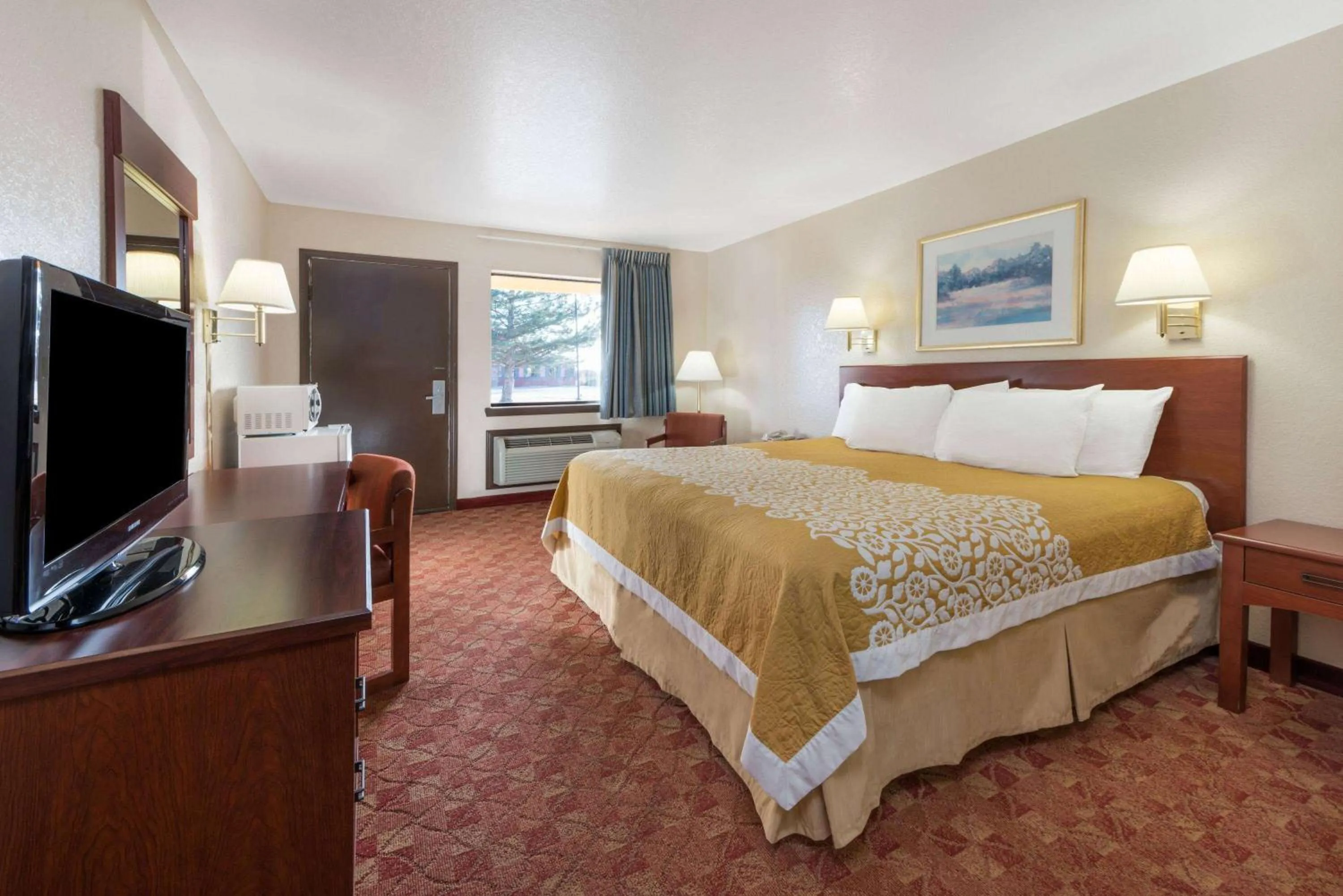 Photo of the whole room, Bed in Days Inn by Wyndham Russell