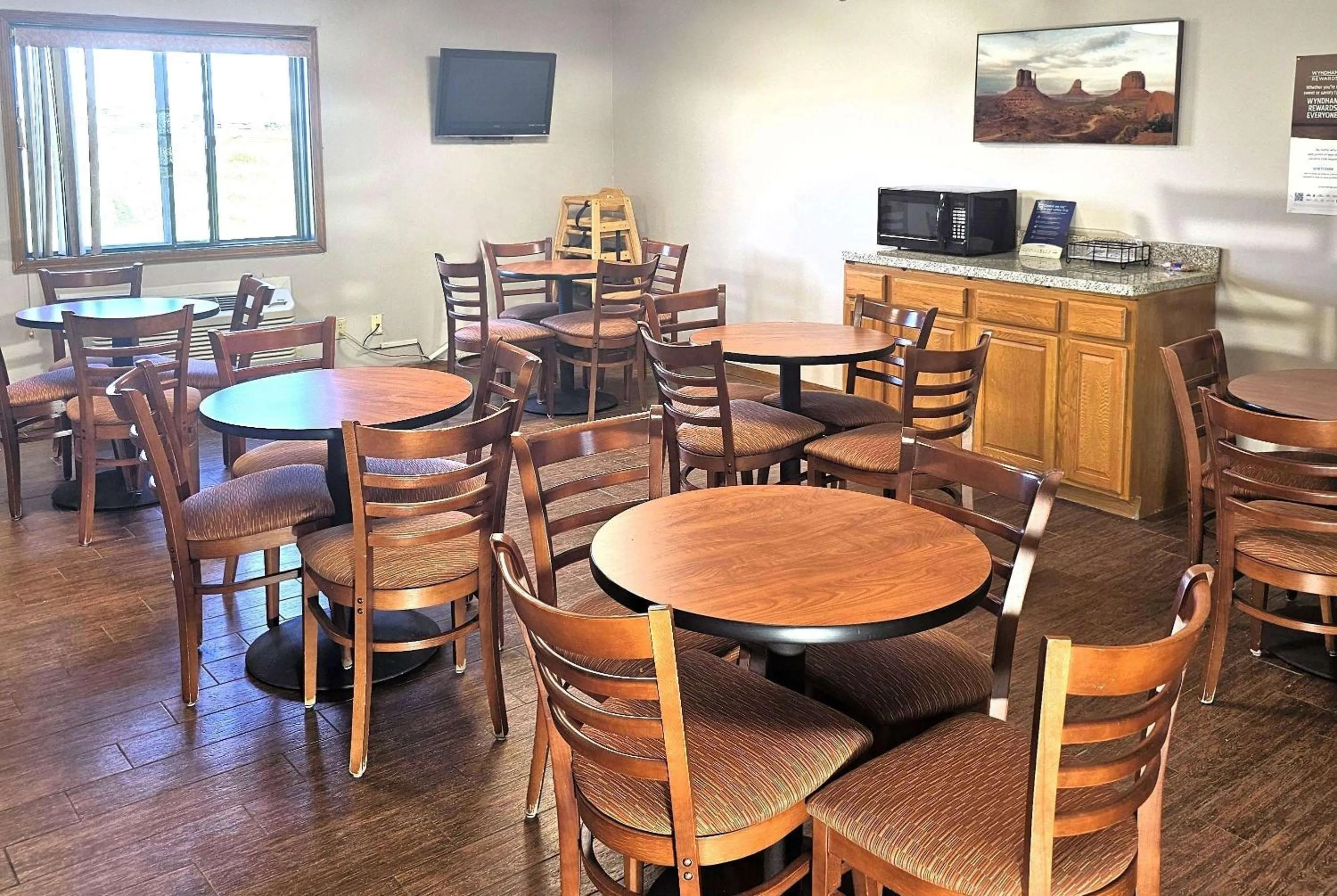 Breakfast in Days Inn by Wyndham North Sioux City