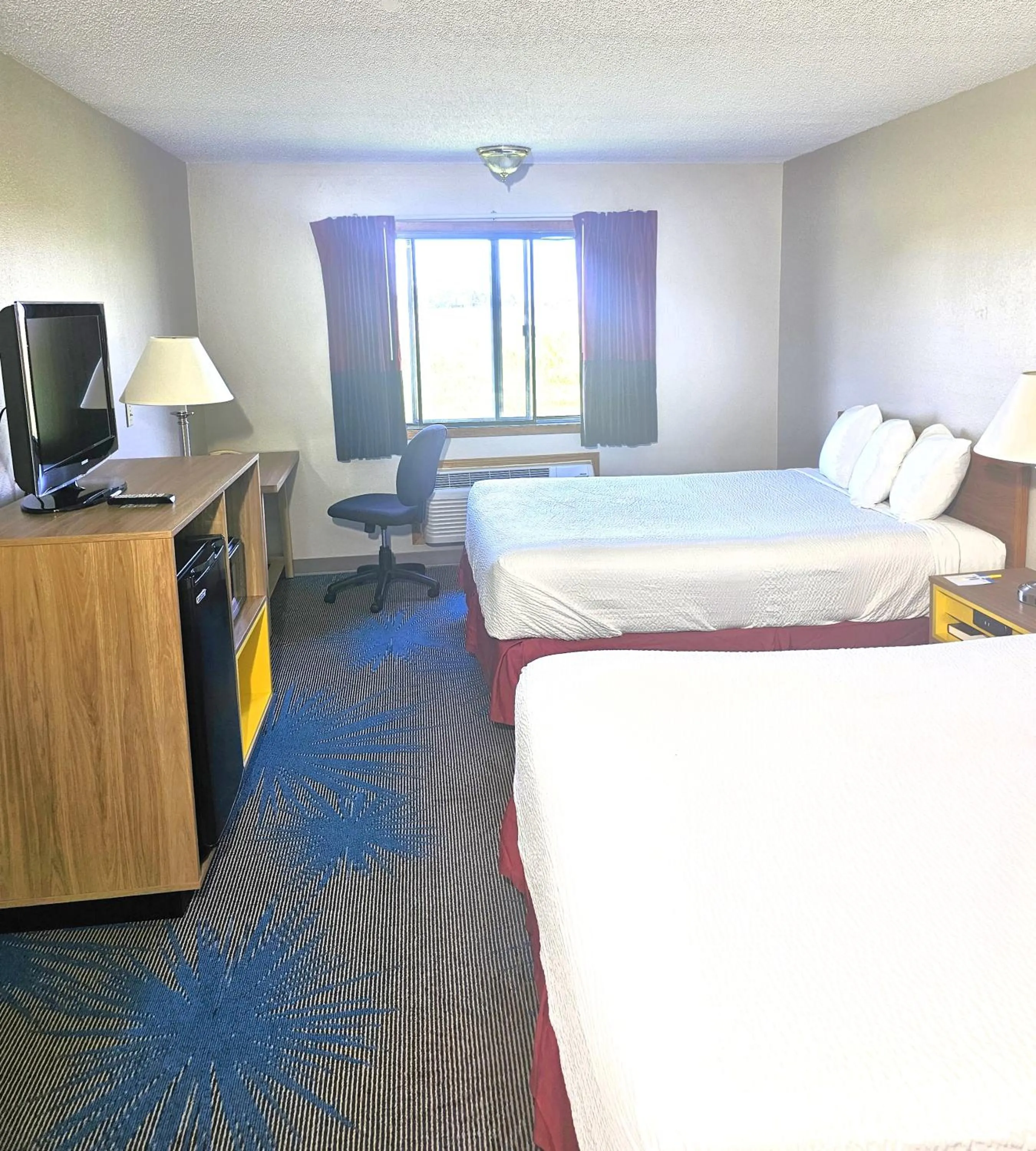 Bed in Days Inn by Wyndham North Sioux City