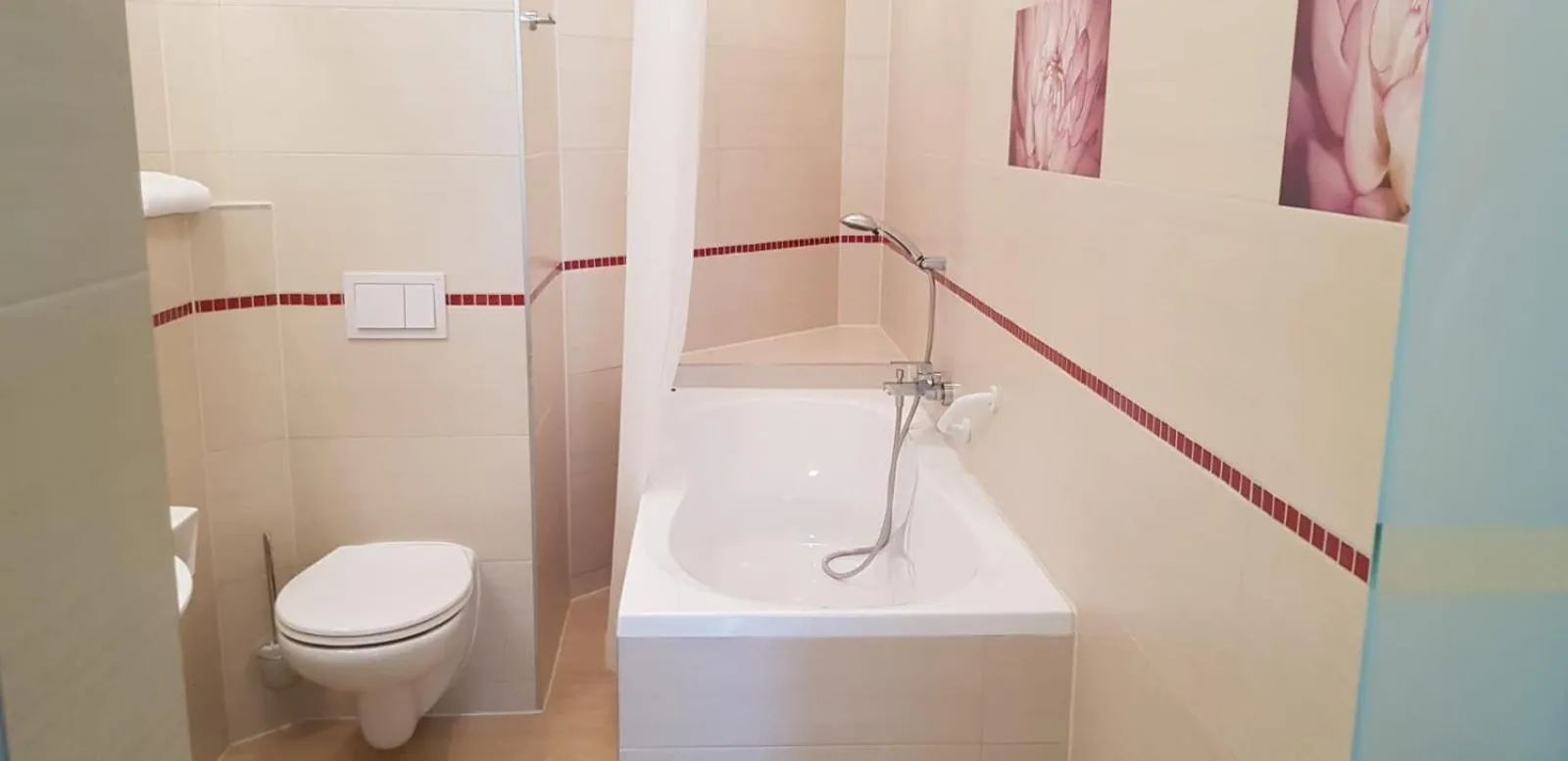 Bathroom in Hotel-Villa Lalee