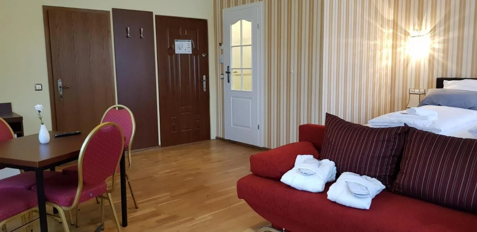 Seating area, Bed in Hotel-Villa Lalee