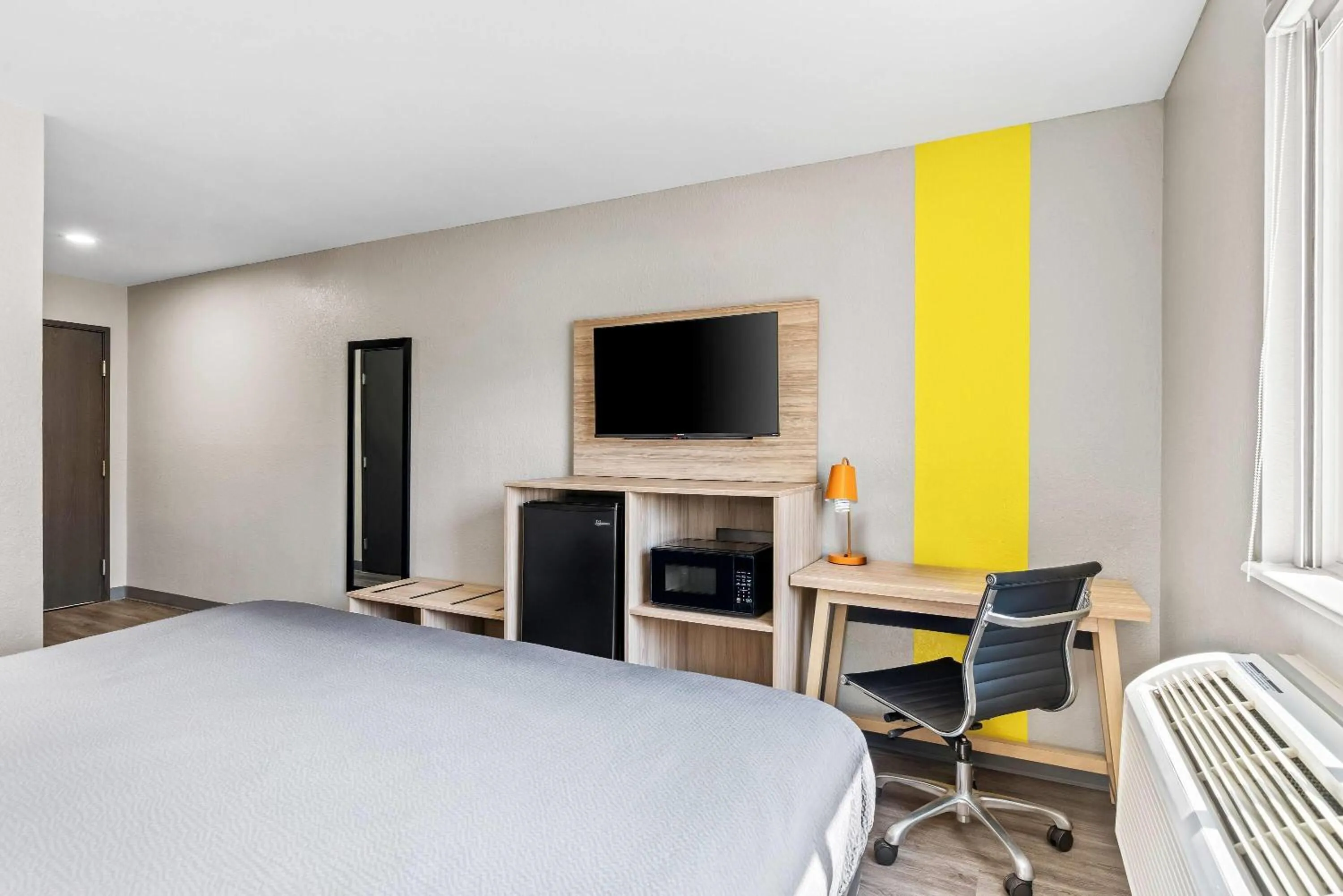 Bed in Super 8 by Wyndham Lewiston Auburn Area