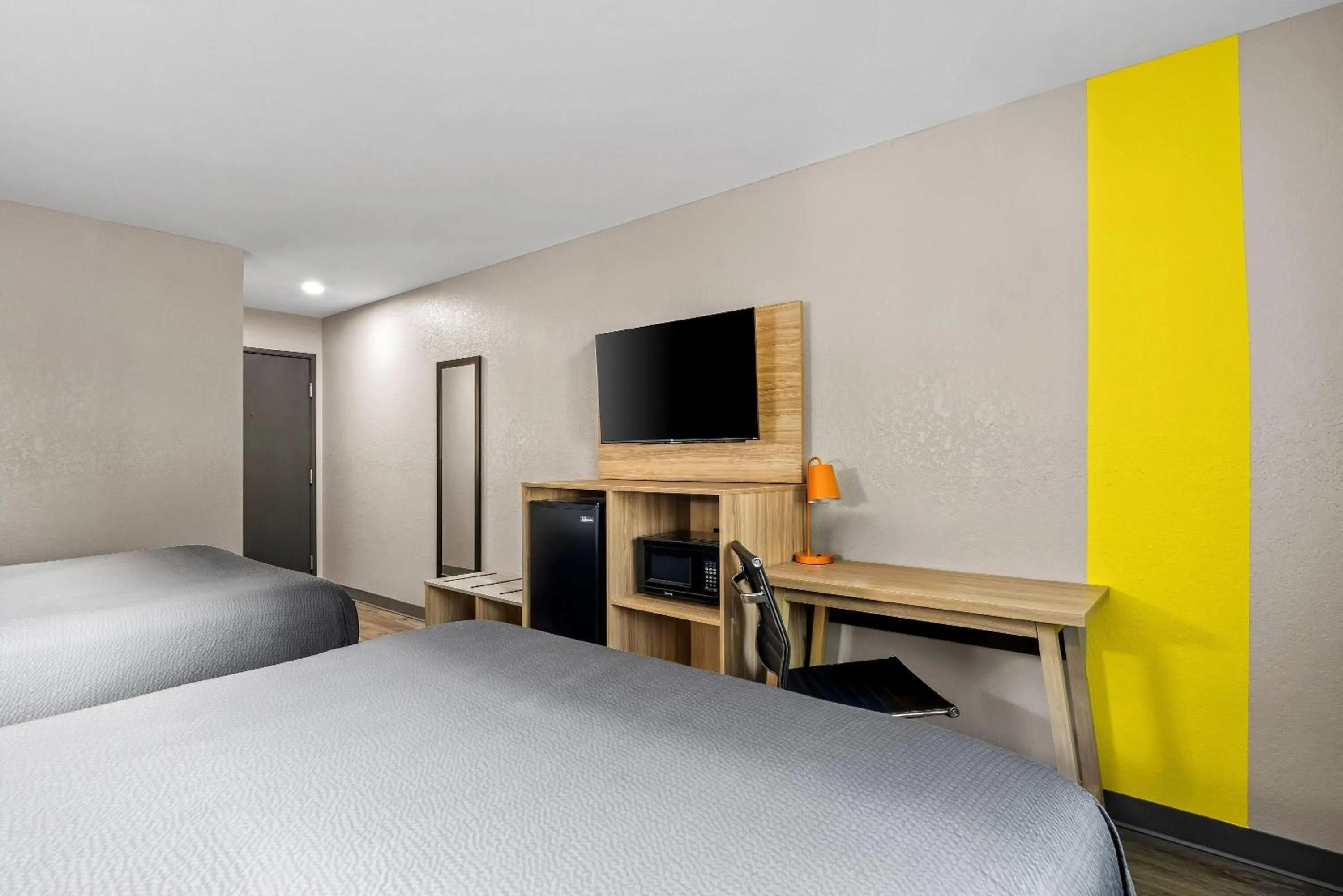 Bed in Super 8 by Wyndham Lewiston Auburn Area