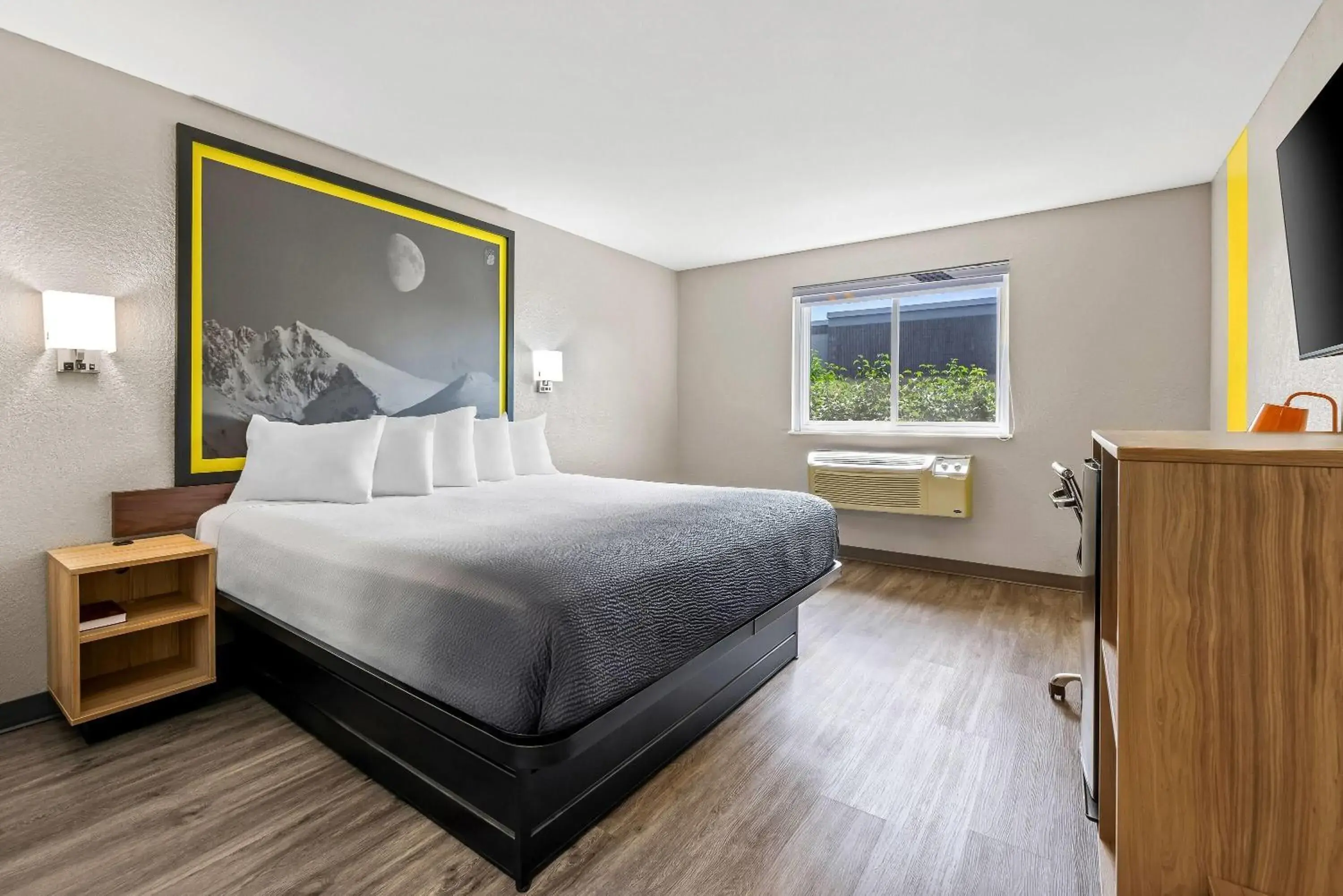 Bed in Super 8 by Wyndham Lewiston Auburn Area Bed in Super 8 by Wyndham Lewiston Auburn Area