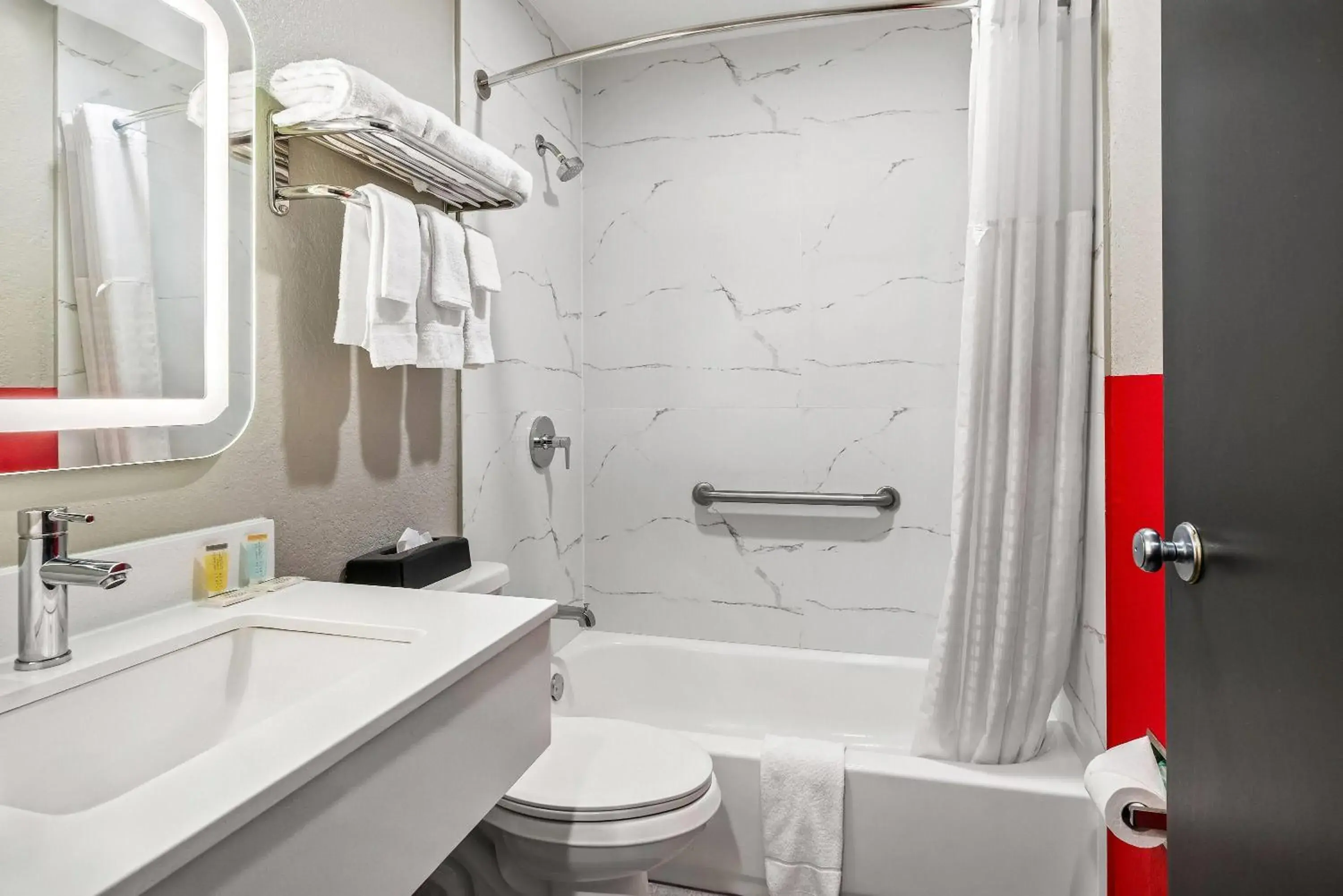 King Room - Non-Smoking in Super 8 by Wyndham Lewiston Auburn Area King Room - Non-Smoking in Super 8 by Wyndham Lewiston Auburn Area