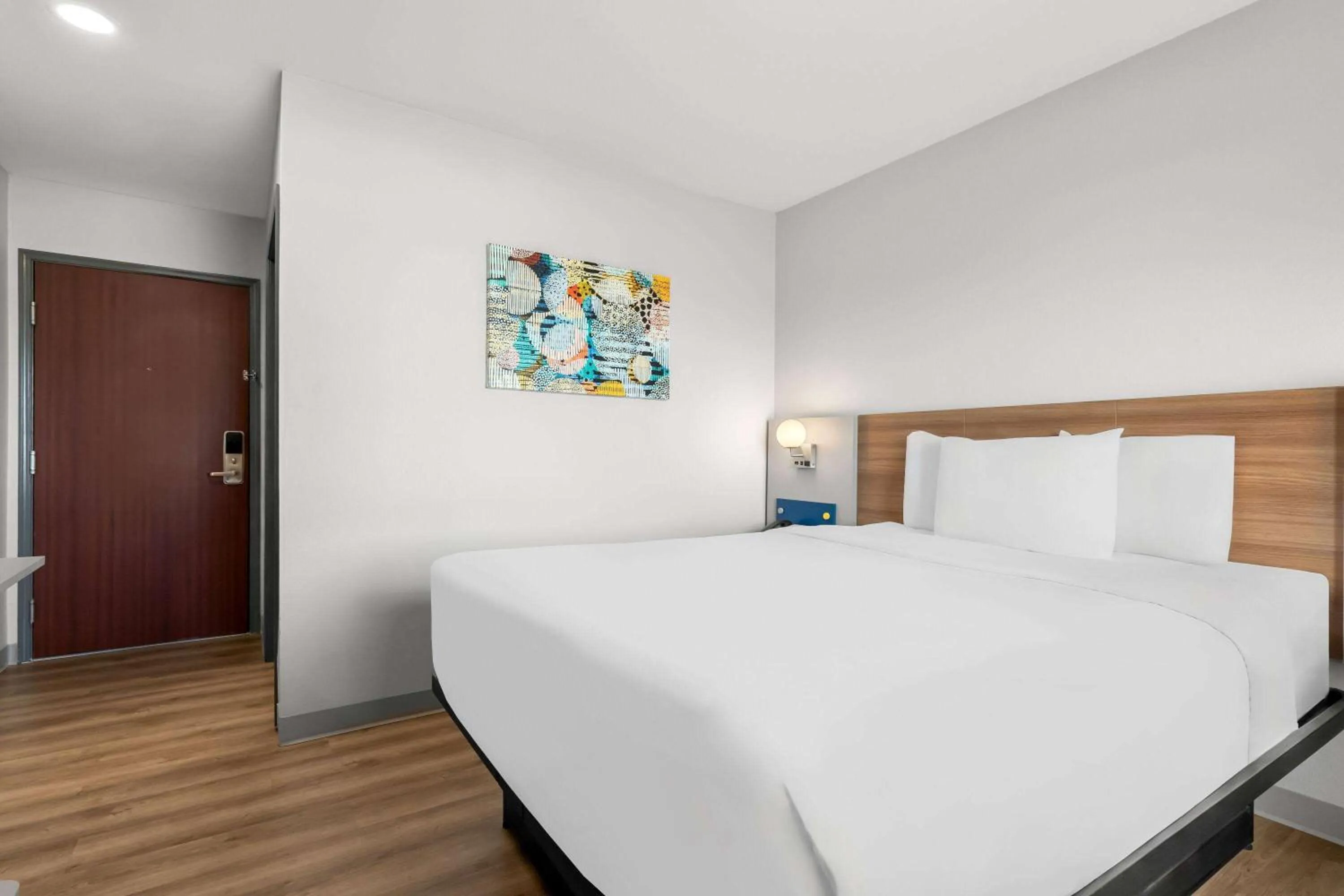 Bed in Microtel Inn & Suites by Wyndham Tulsa - Catoosa Route 66