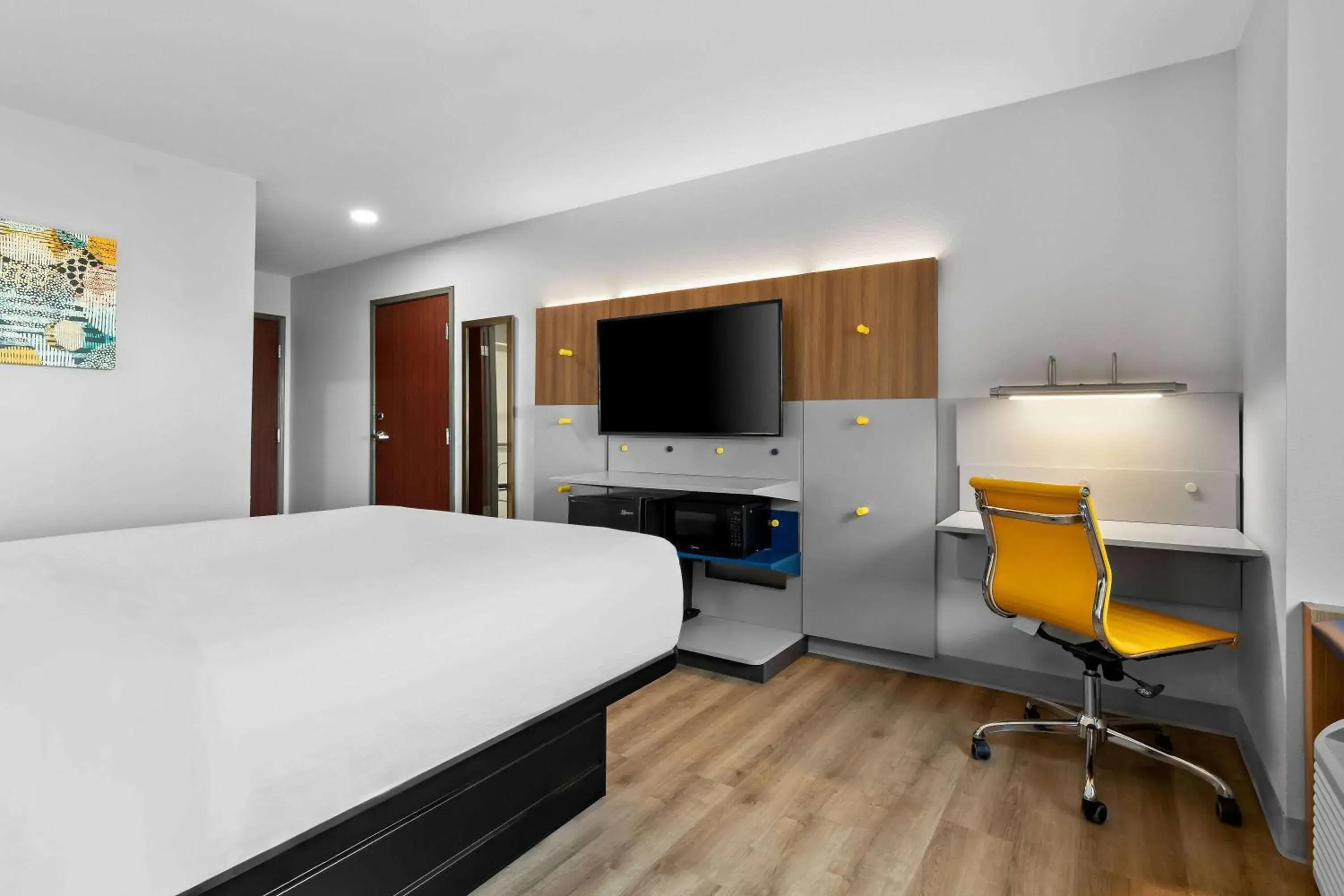 Bed in Microtel Inn & Suites by Wyndham Tulsa - Catoosa Route 66 Bed in Microtel Inn & Suites by Wyndham Tulsa - Catoosa Route 66