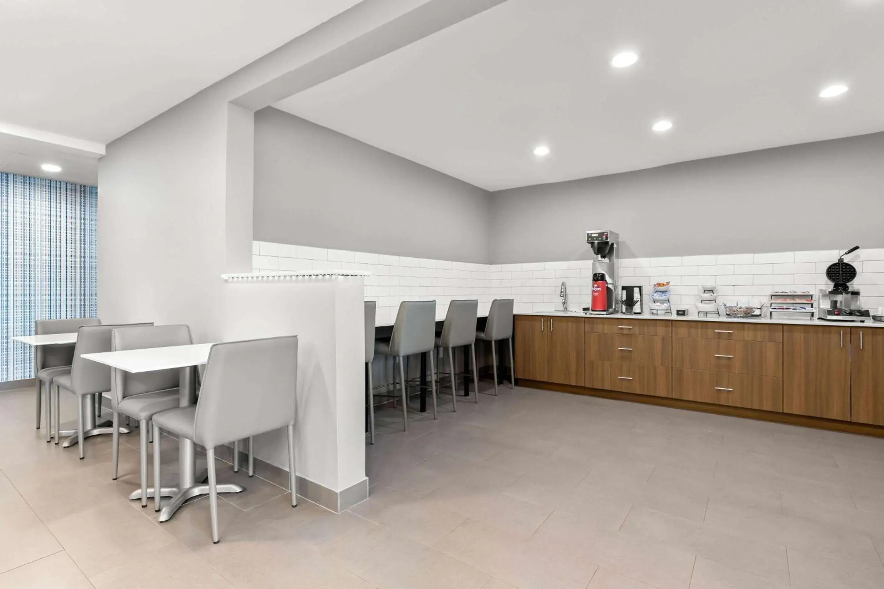 Restaurant/places to eat in Microtel Inn & Suites by Wyndham Tulsa - Catoosa Route 66 Restaurant/places to eat in Microtel Inn & Suites by Wyndham Tulsa - Catoosa Route 66