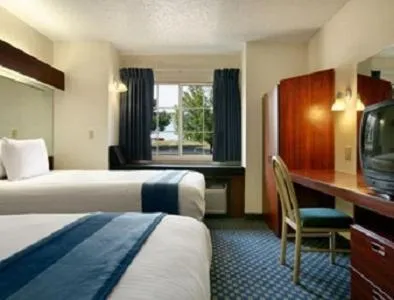 Bed in Microtel Inn & Suites by Wyndham Tulsa - Catoosa Route 66