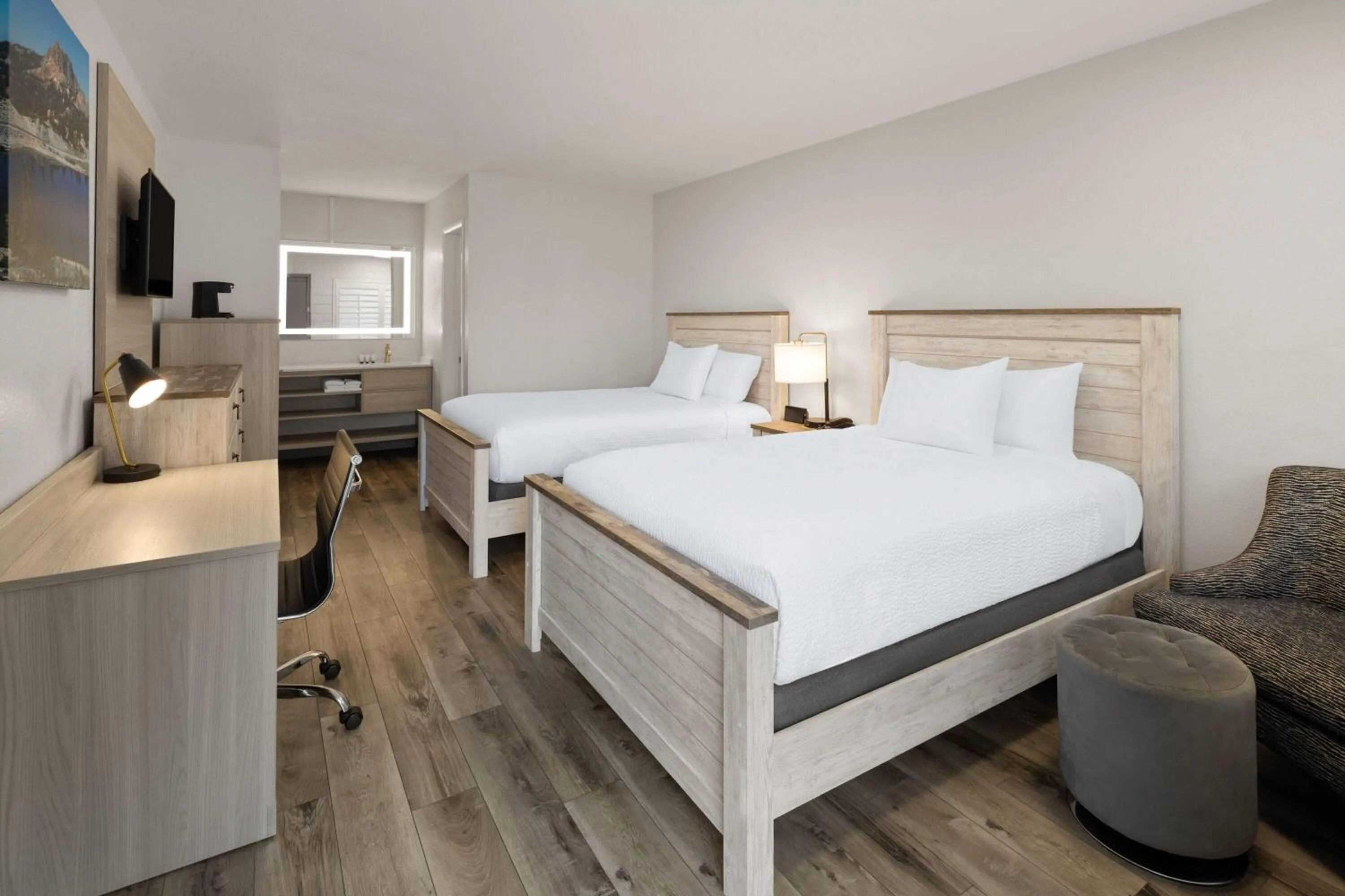 Photo of the whole room, Bed in Baymont by Wyndham Susanville