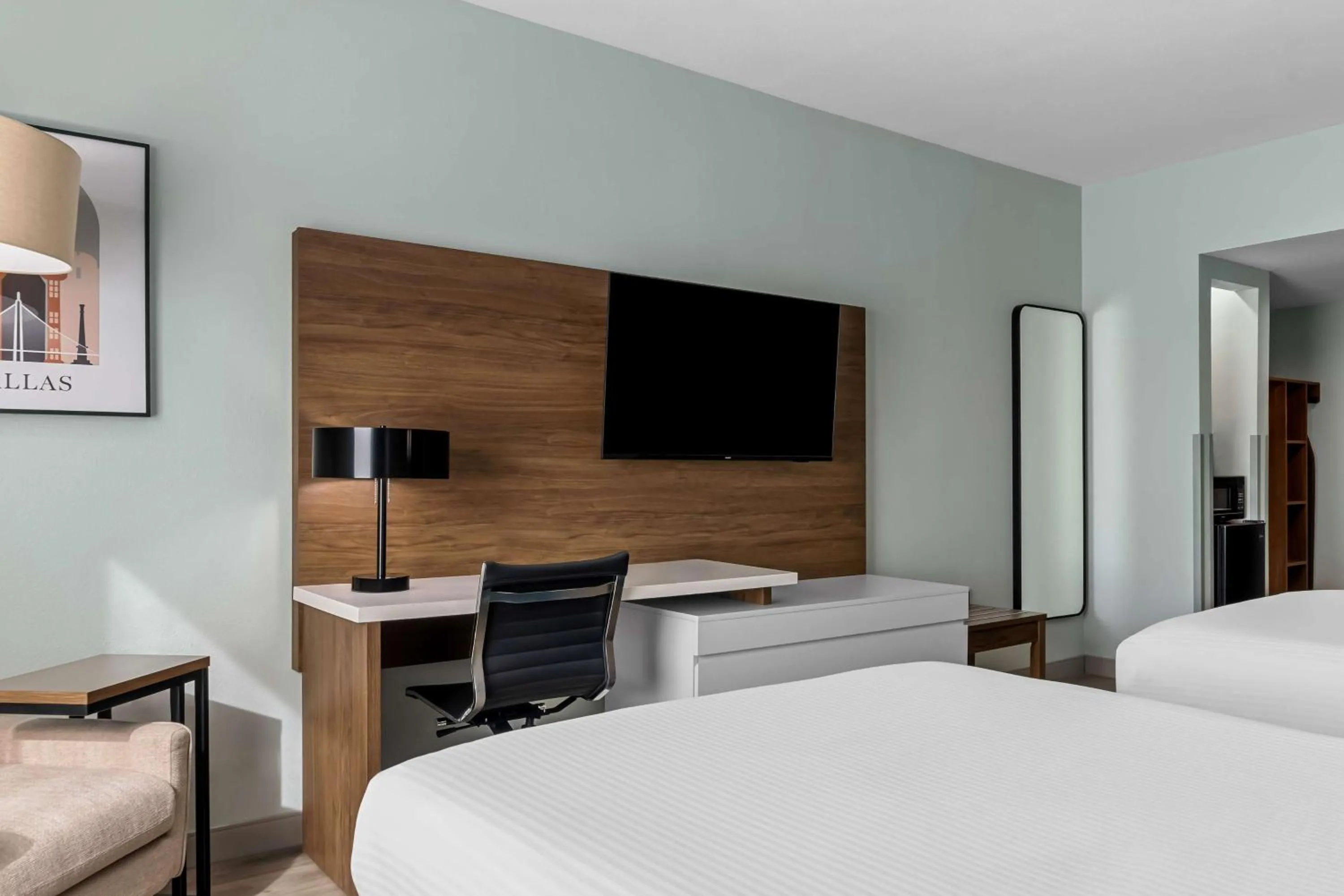 Bedroom, Bed in Best Western Executive Inn