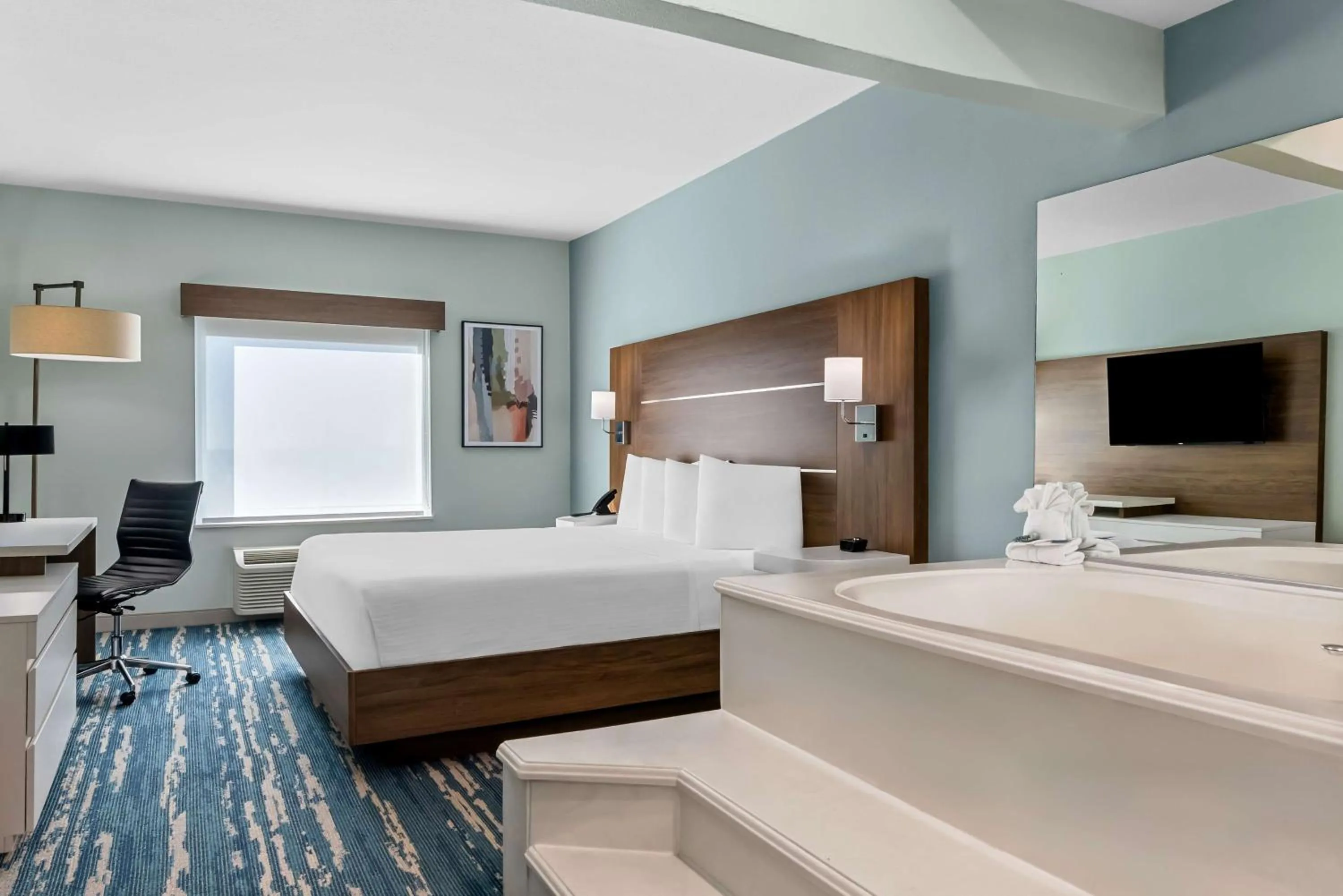 Bedroom, Bed in Best Western Executive Inn