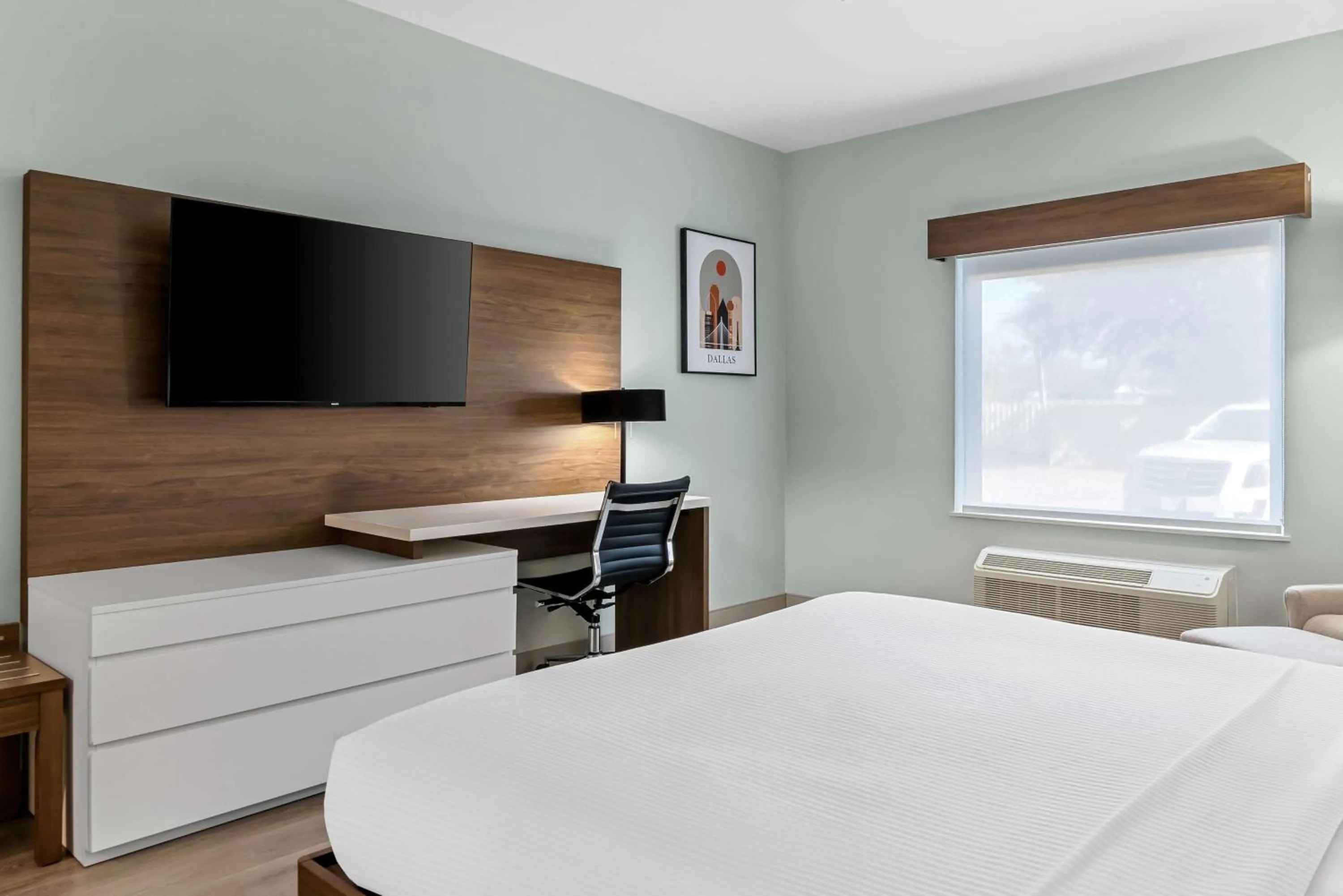 Bedroom, Bed in Best Western Executive Inn