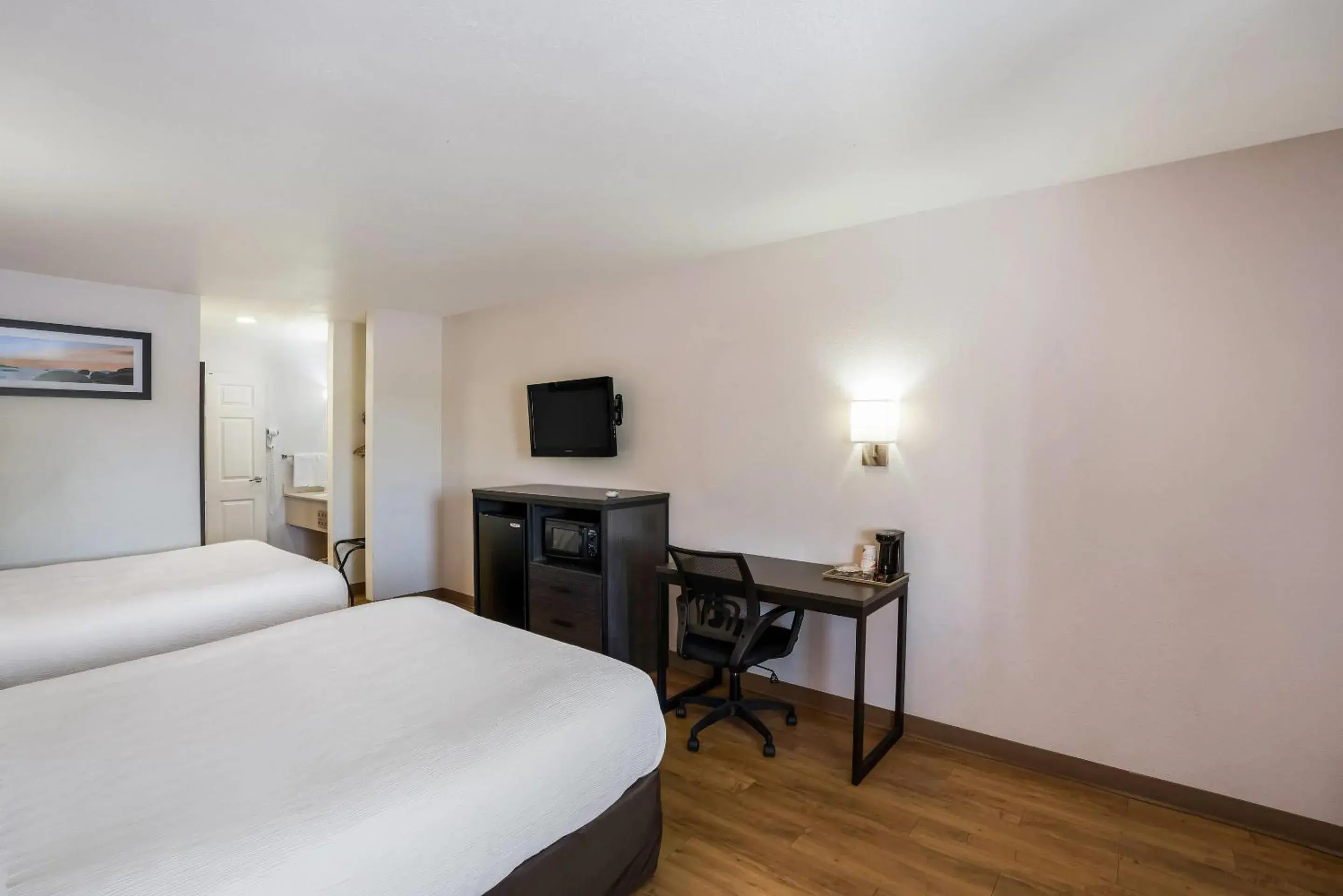 Bedroom, Bed in Quality Inn & Suites Junction Bedroom, Bed in Quality Inn & Suites Junction
