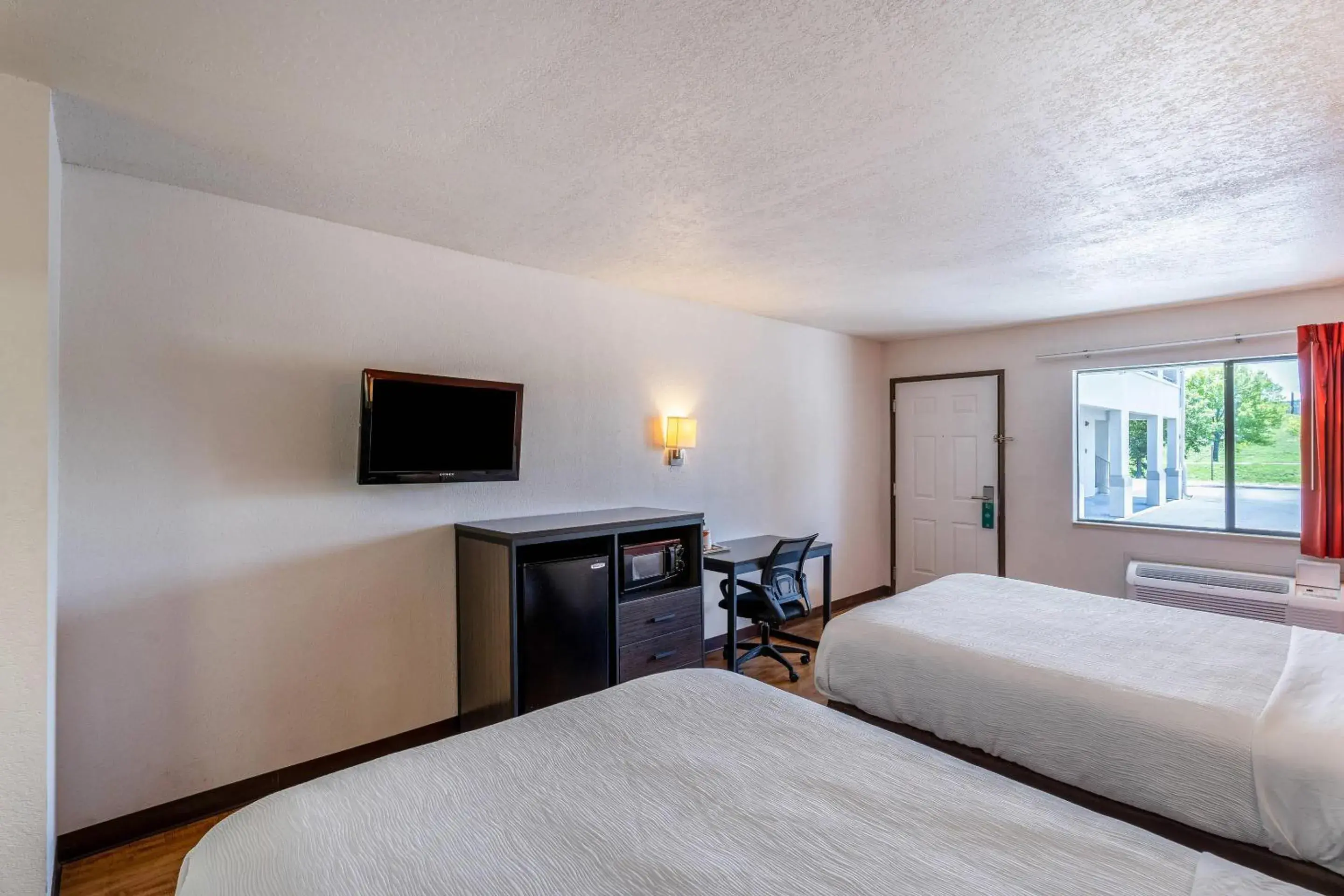 Bedroom, Bed in Quality Inn & Suites Junction Bedroom, Bed in Quality Inn & Suites Junction
