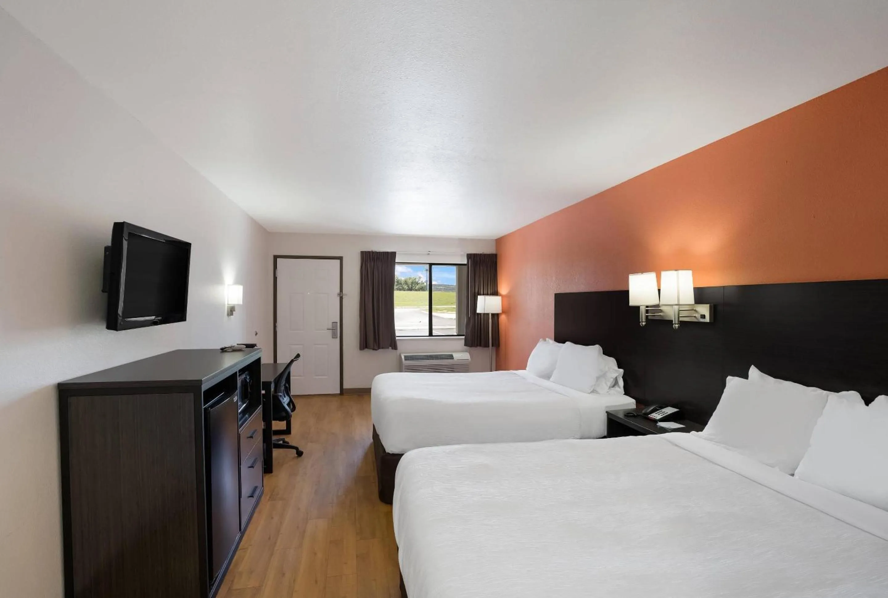Bedroom, Bed in Quality Inn & Suites Junction