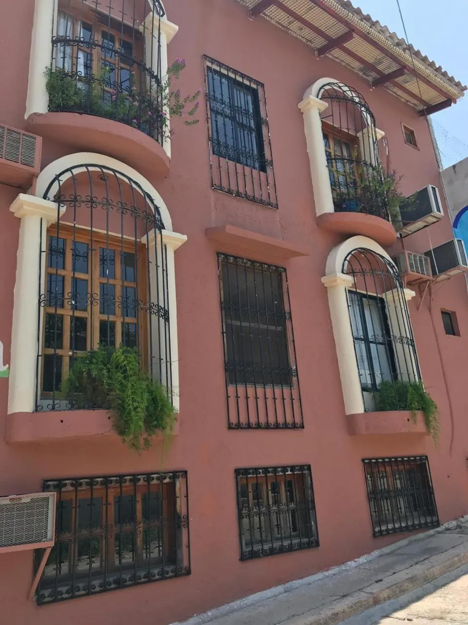 Property building in Yaxché