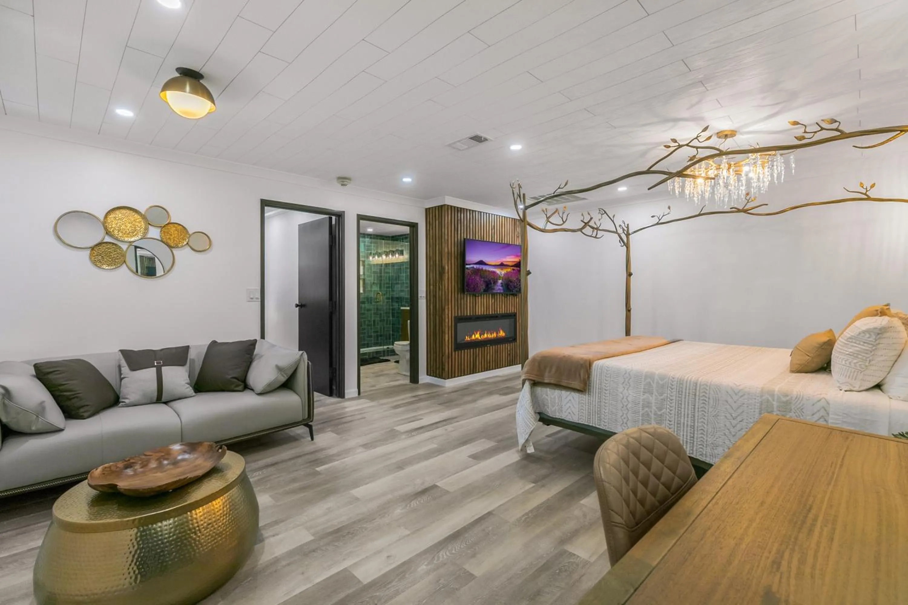 Bedroom, Bed in Candlewick Inn and Suites