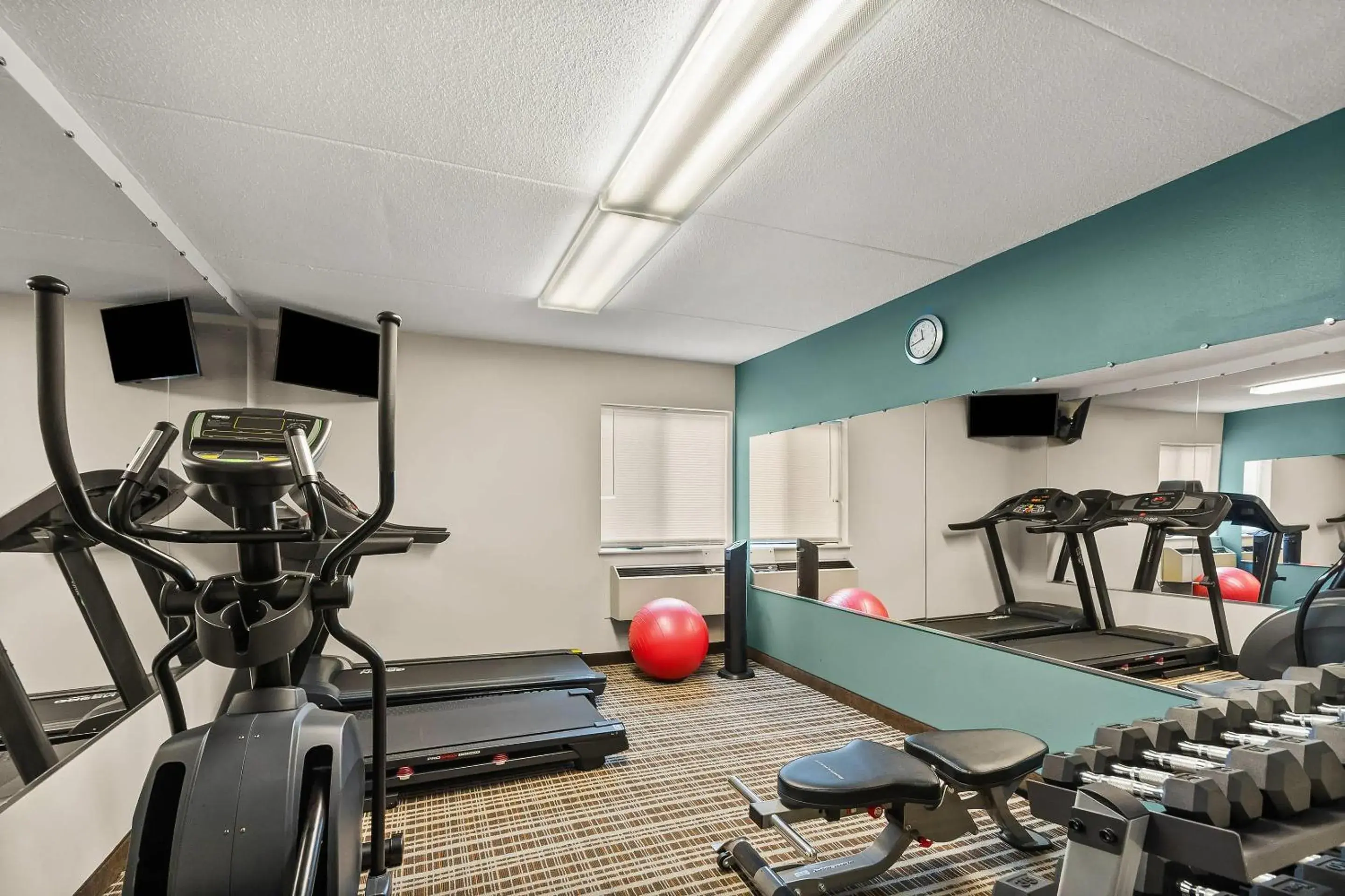 Fitness centre/facilities in Quality Inn Fitness centre/facilities in Quality Inn