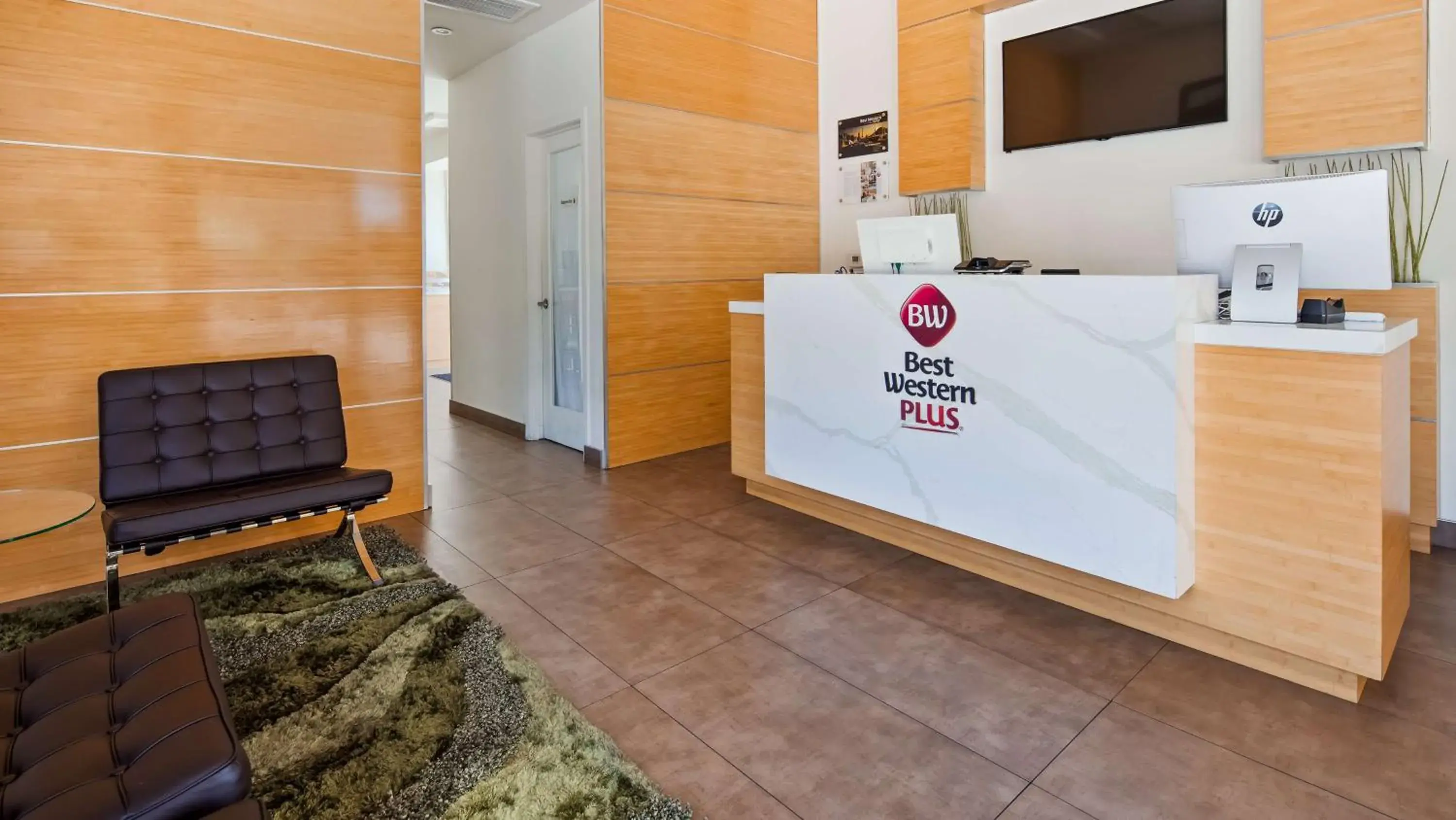 Lobby or reception in Best Western Plus Glendale Lobby or reception in Best Western Plus Glendale