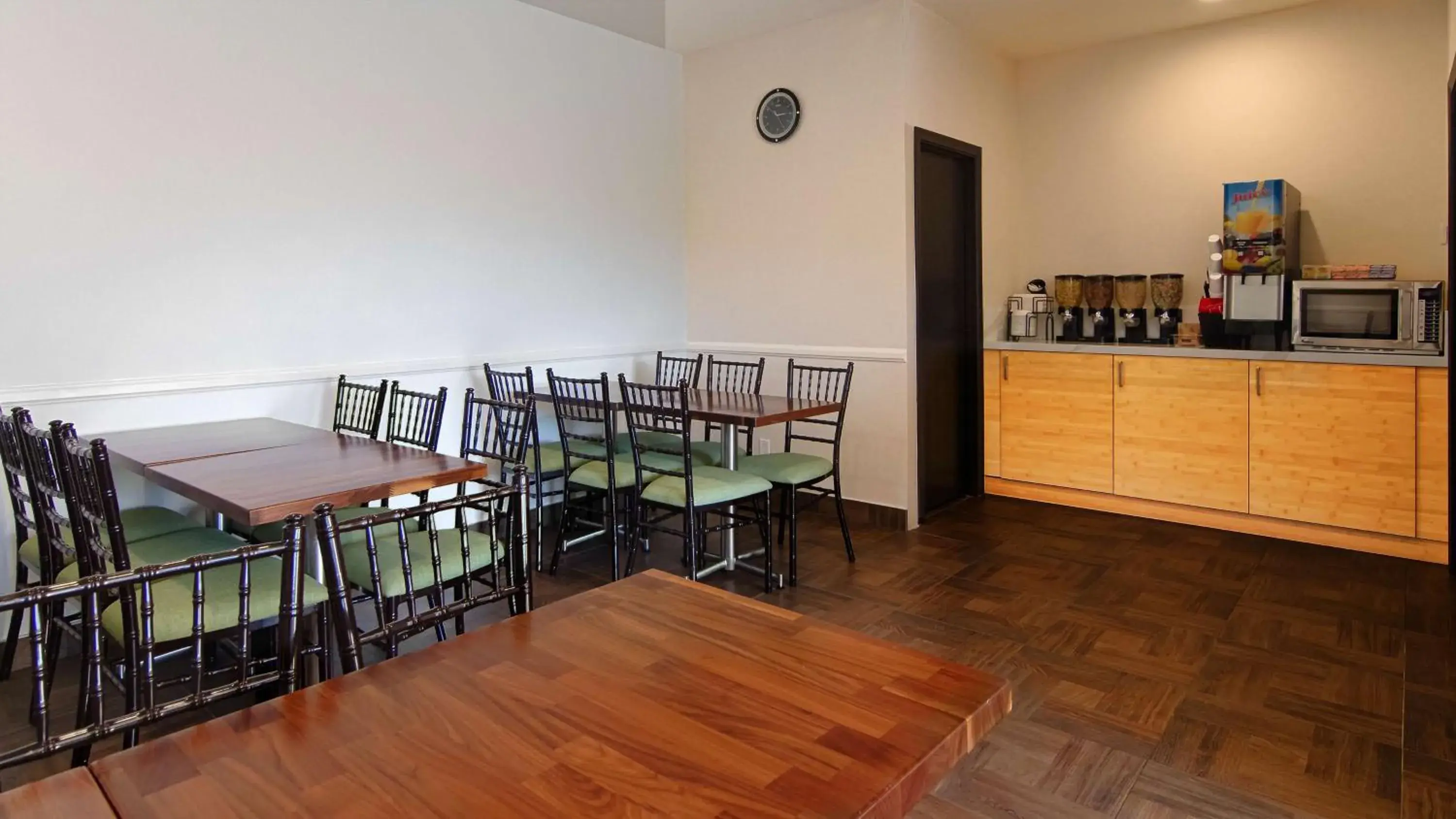 Restaurant/places to eat in Best Western Plus Glendale Restaurant/places to eat in Best Western Plus Glendale