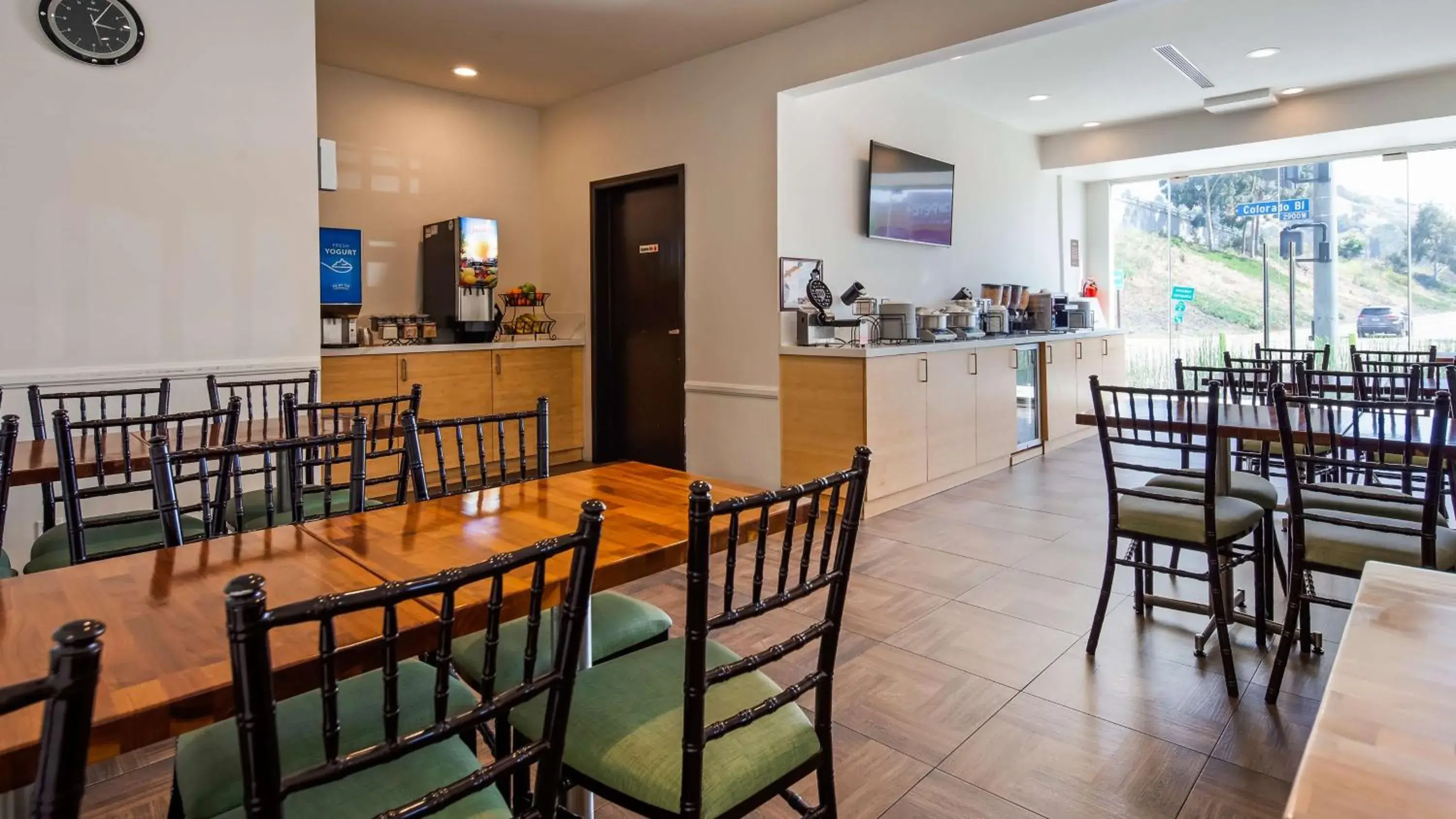 Restaurant/places to eat in Best Western Plus Glendale Restaurant/places to eat in Best Western Plus Glendale