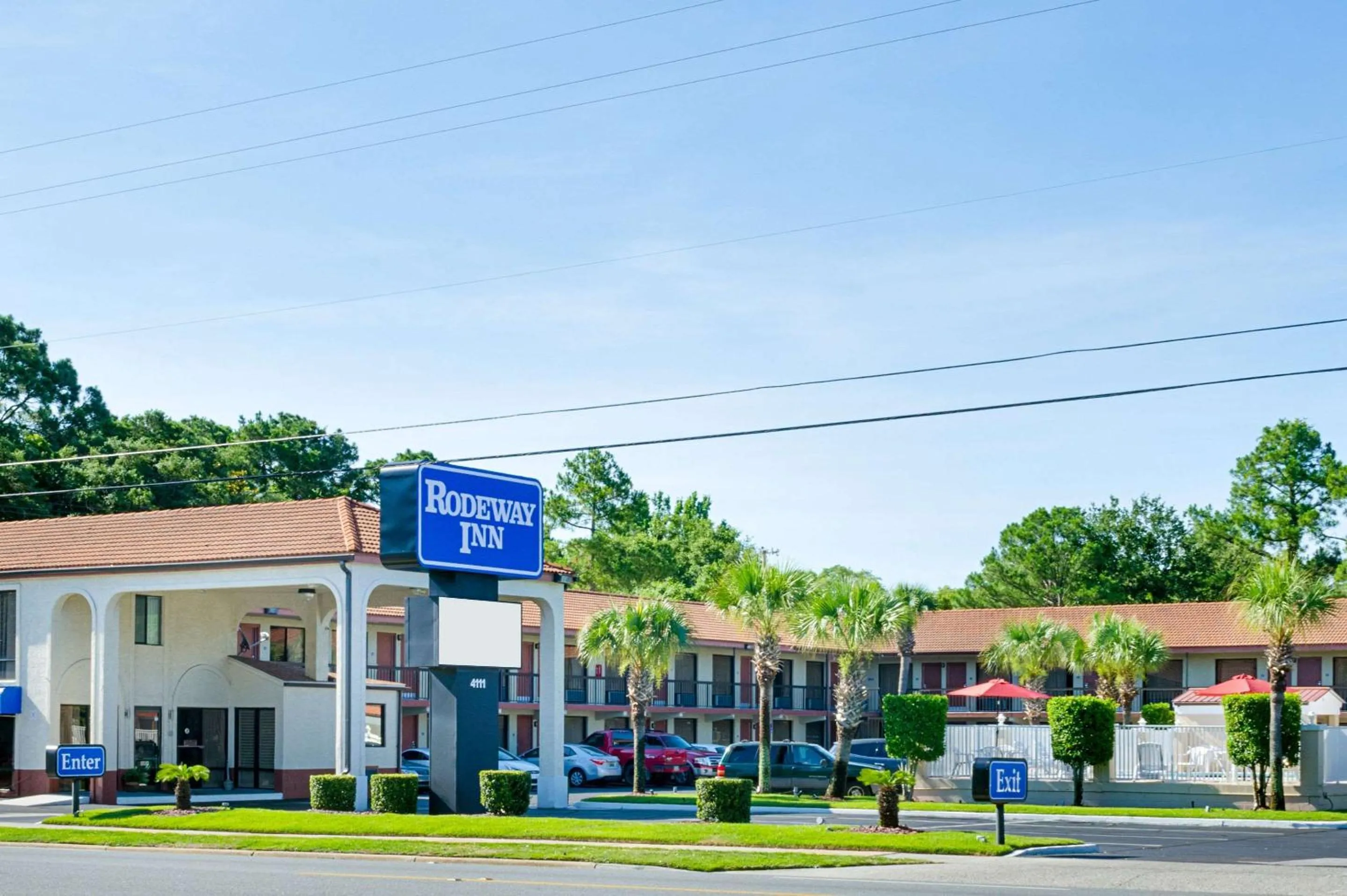 Property building in Rodeway Inn Panama City