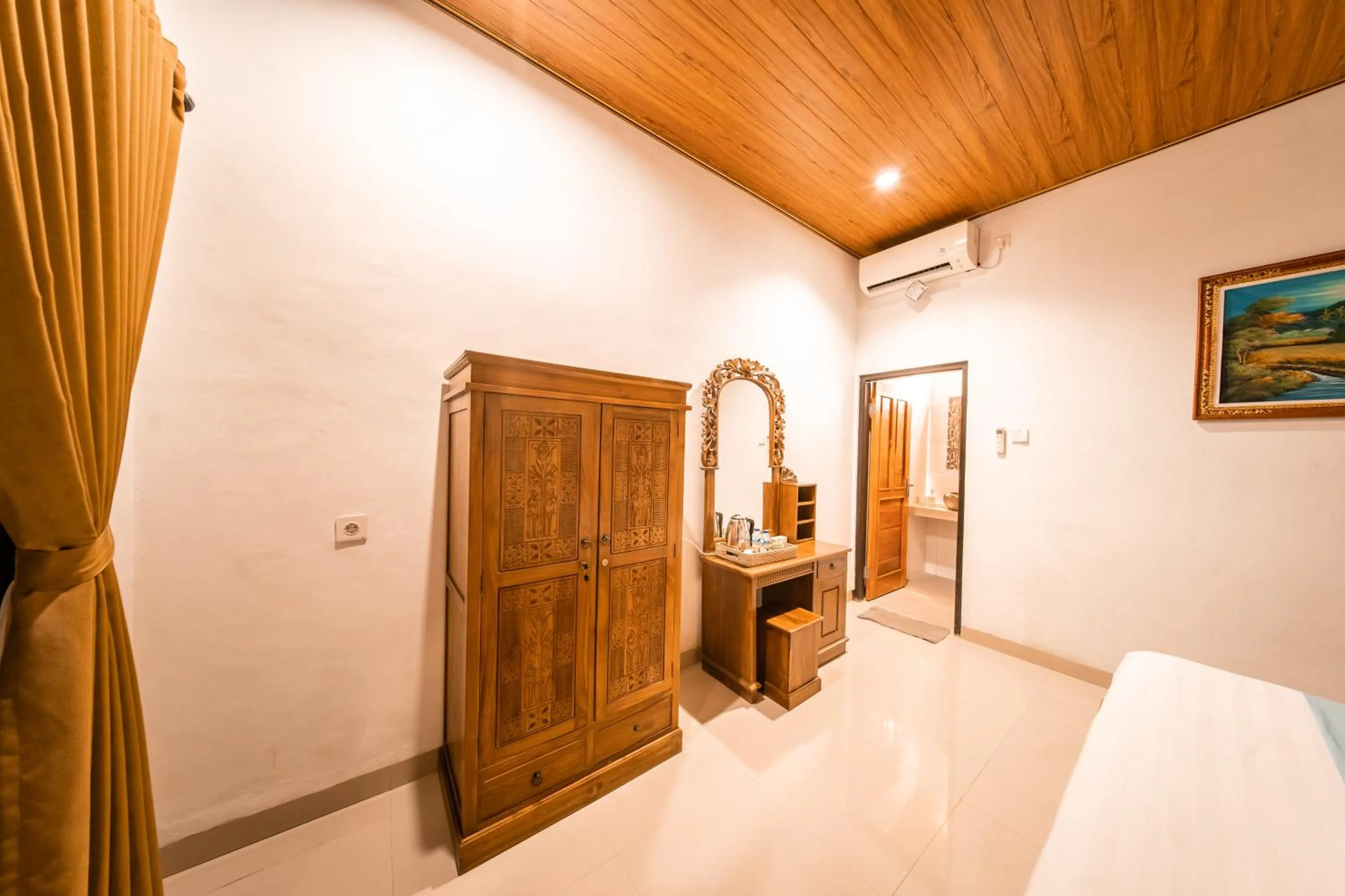 Bed in Surya Maha Bungallo