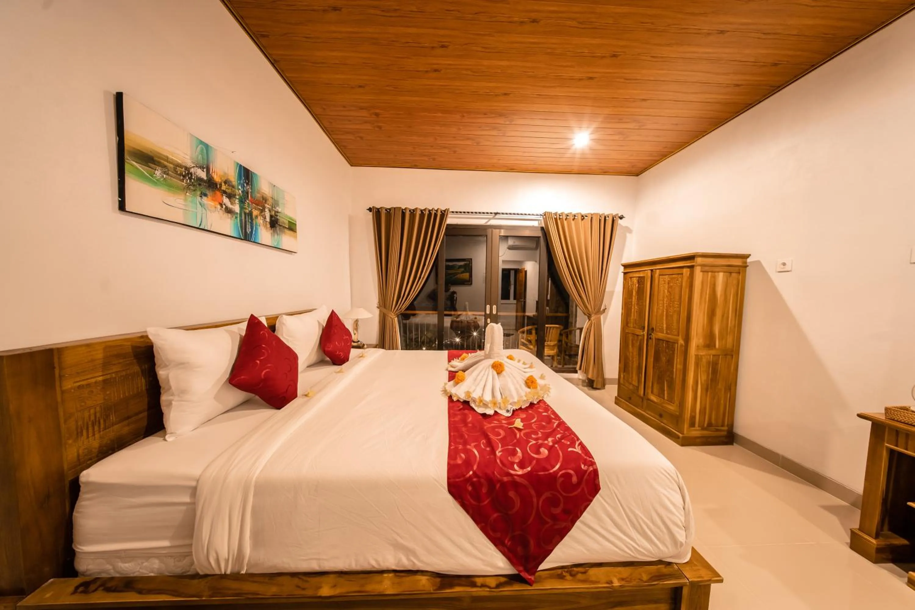 Bed in Surya Maha Bungallo