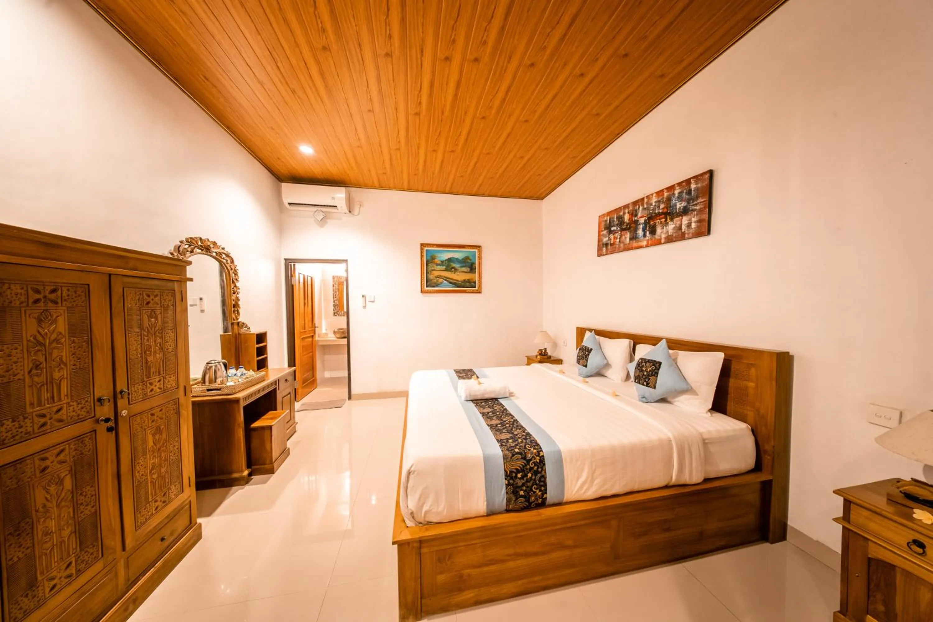 Bed in Surya Maha Bungallo