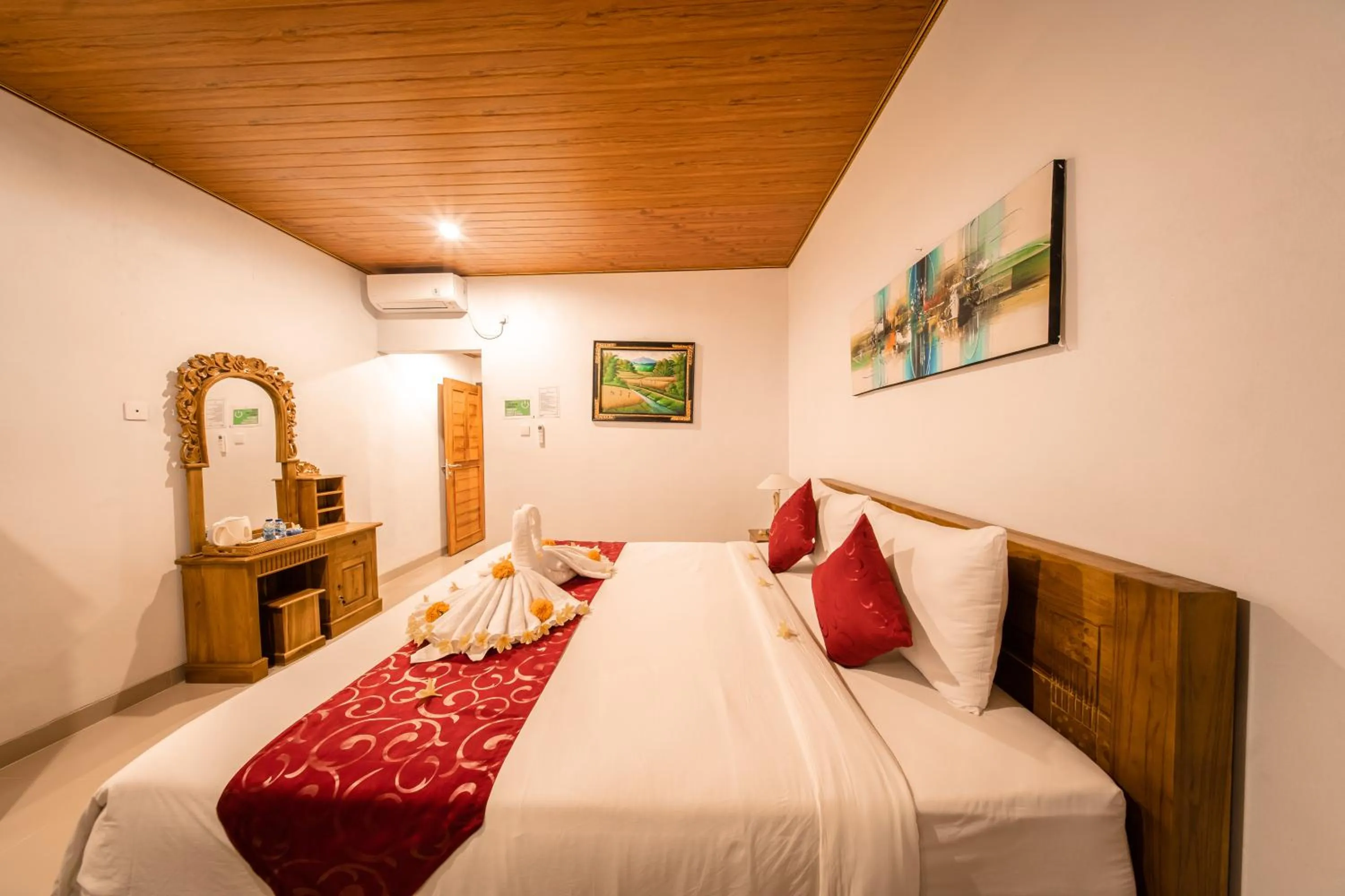 Bed in Surya Maha Bungallo