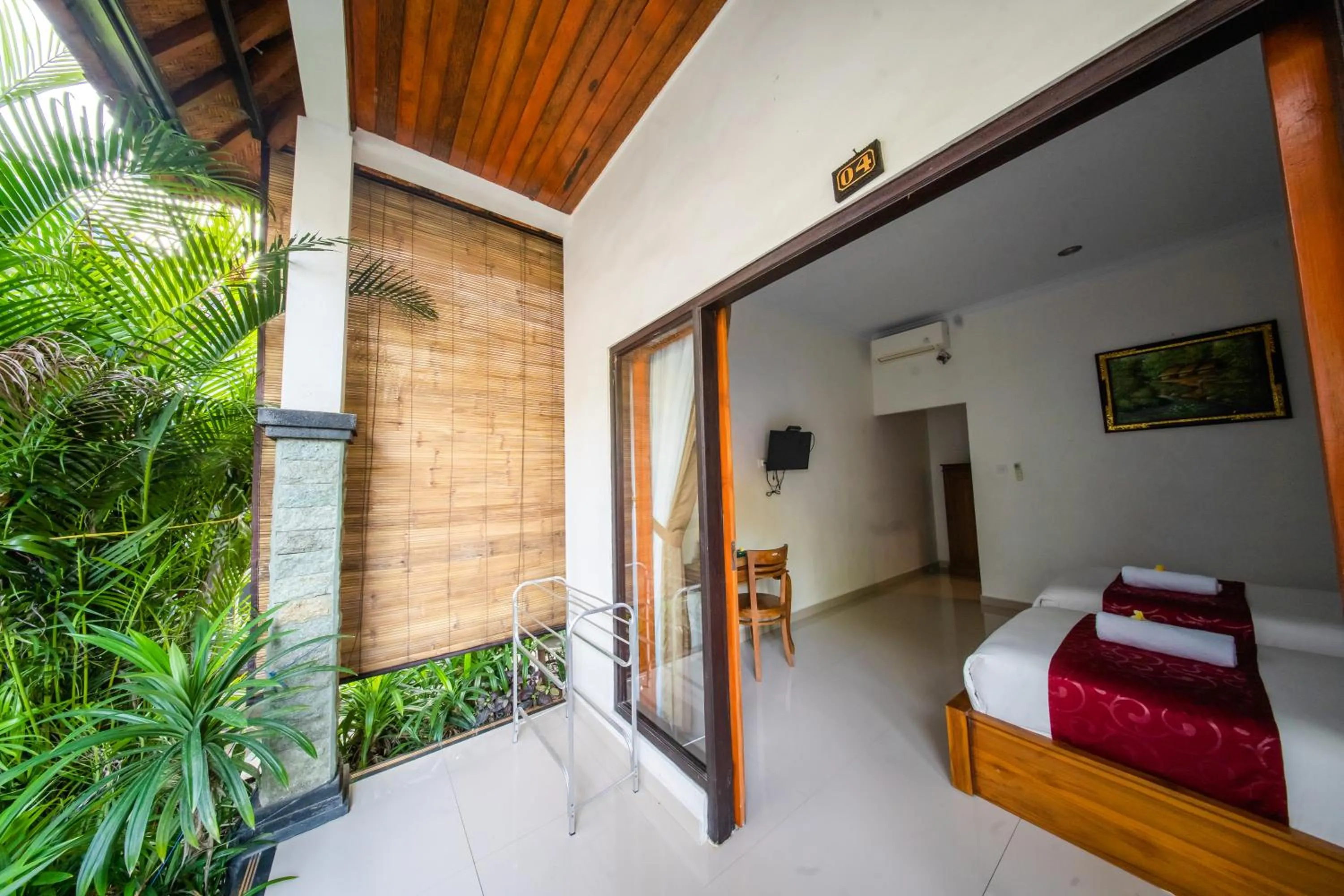 Bed in Surya Maha Bungallo