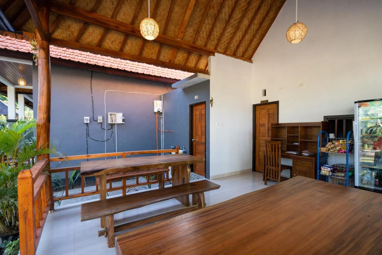 Restaurant/places to eat in Surya Maha Bungallo