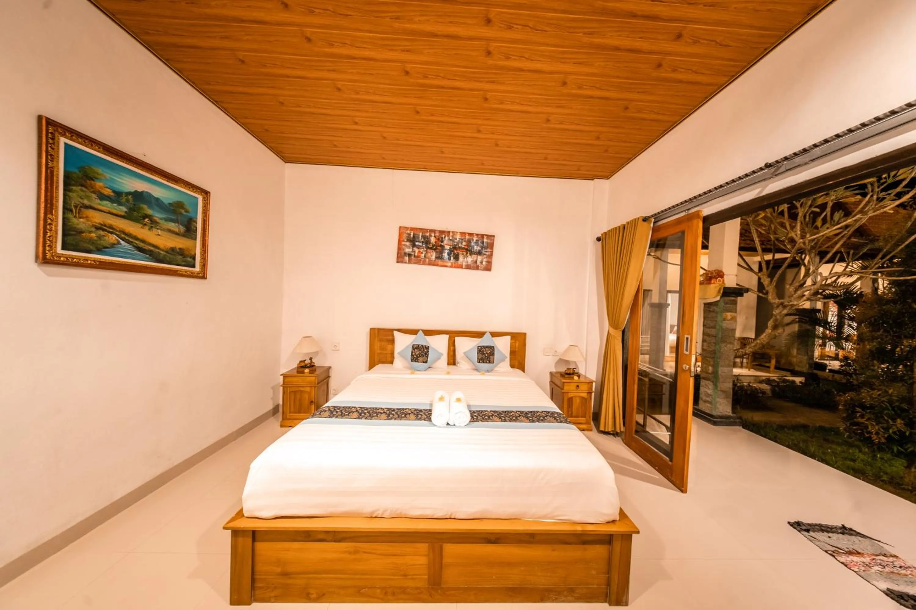 Bed in Surya Maha Bungallo