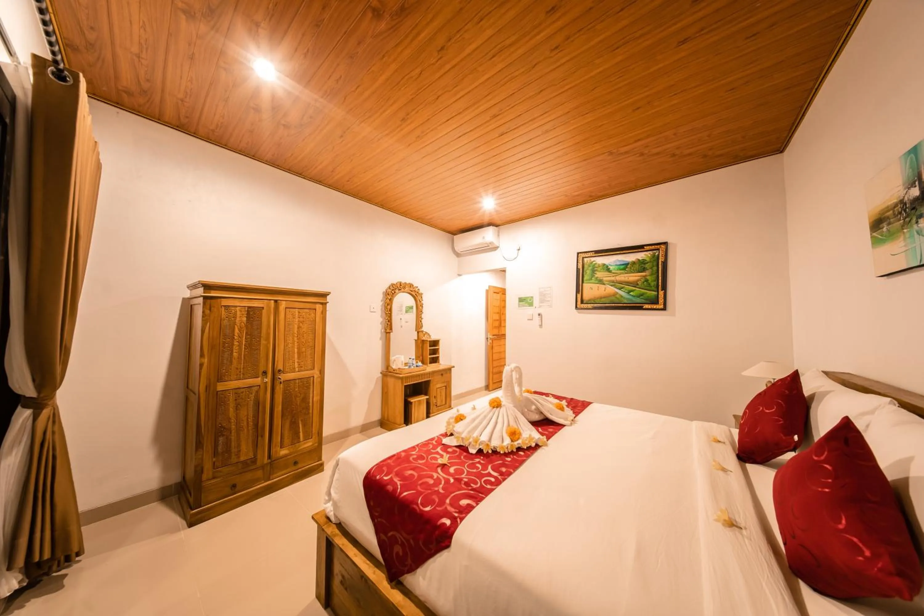 Bed in Surya Maha Bungallo