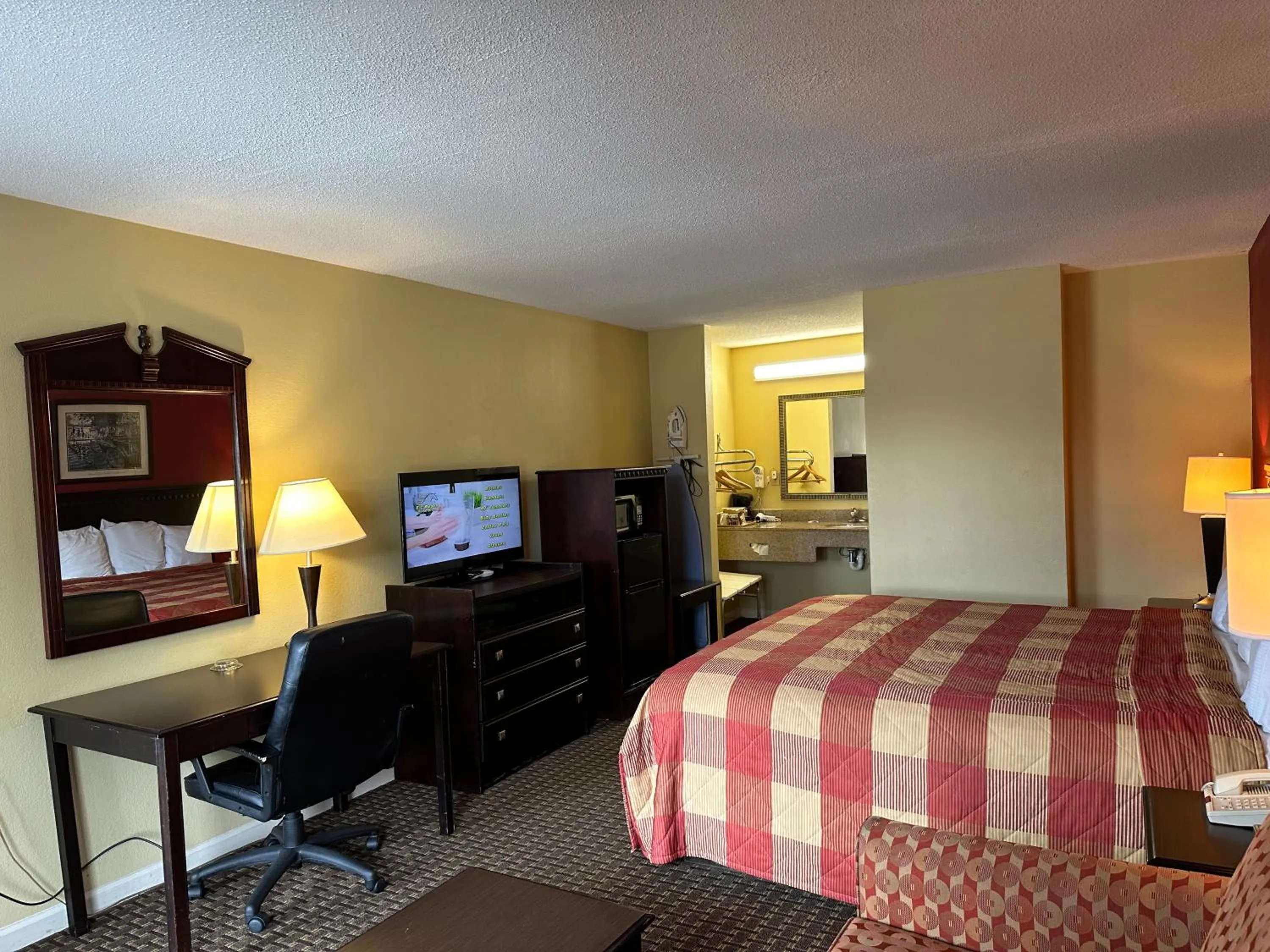 TV and multimedia, Bed in Royal Inn - Anniston