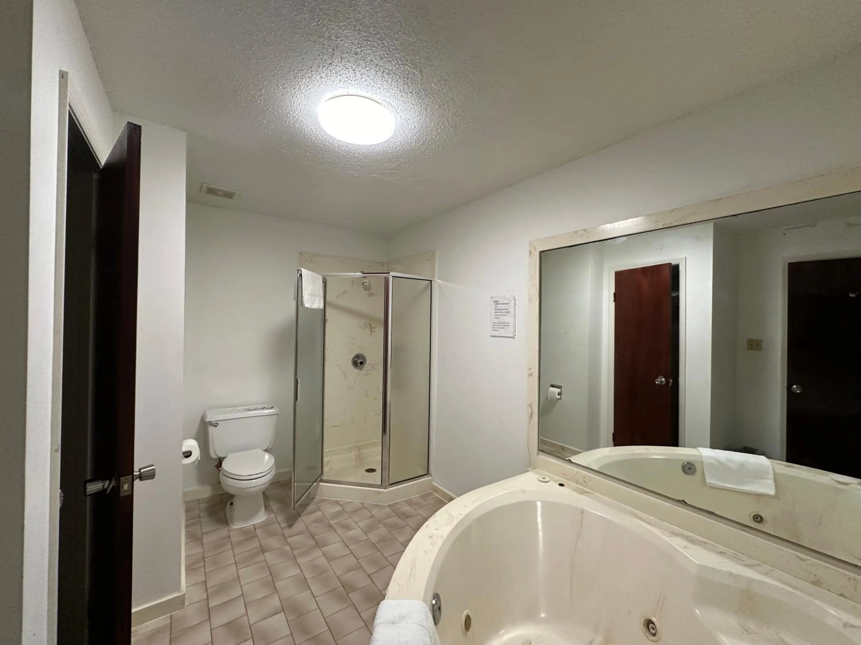 Shower in Royal Inn - Anniston