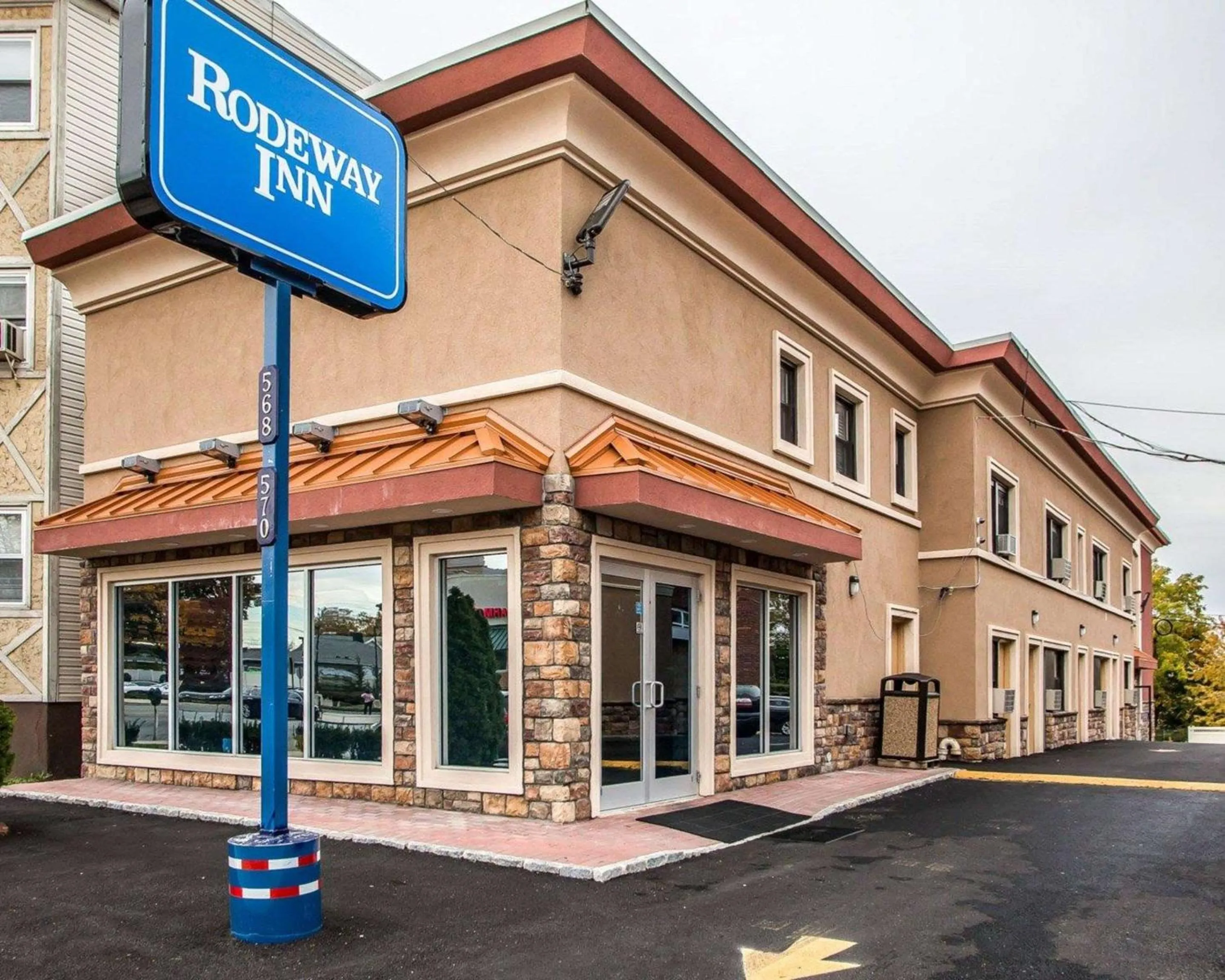 Property building in Rodeway Inn