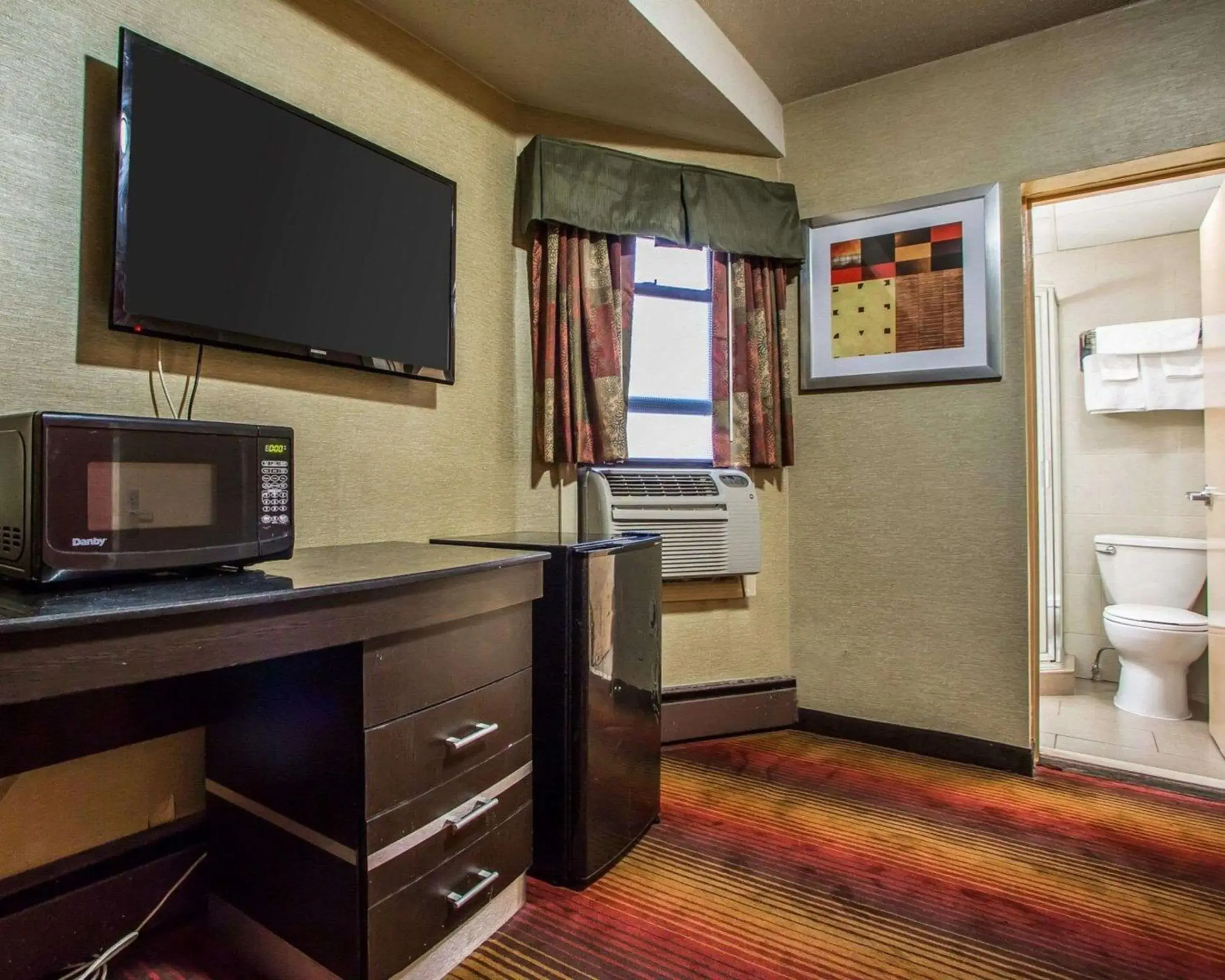 Photo of the whole room in Rodeway Inn Photo of the whole room in Rodeway Inn