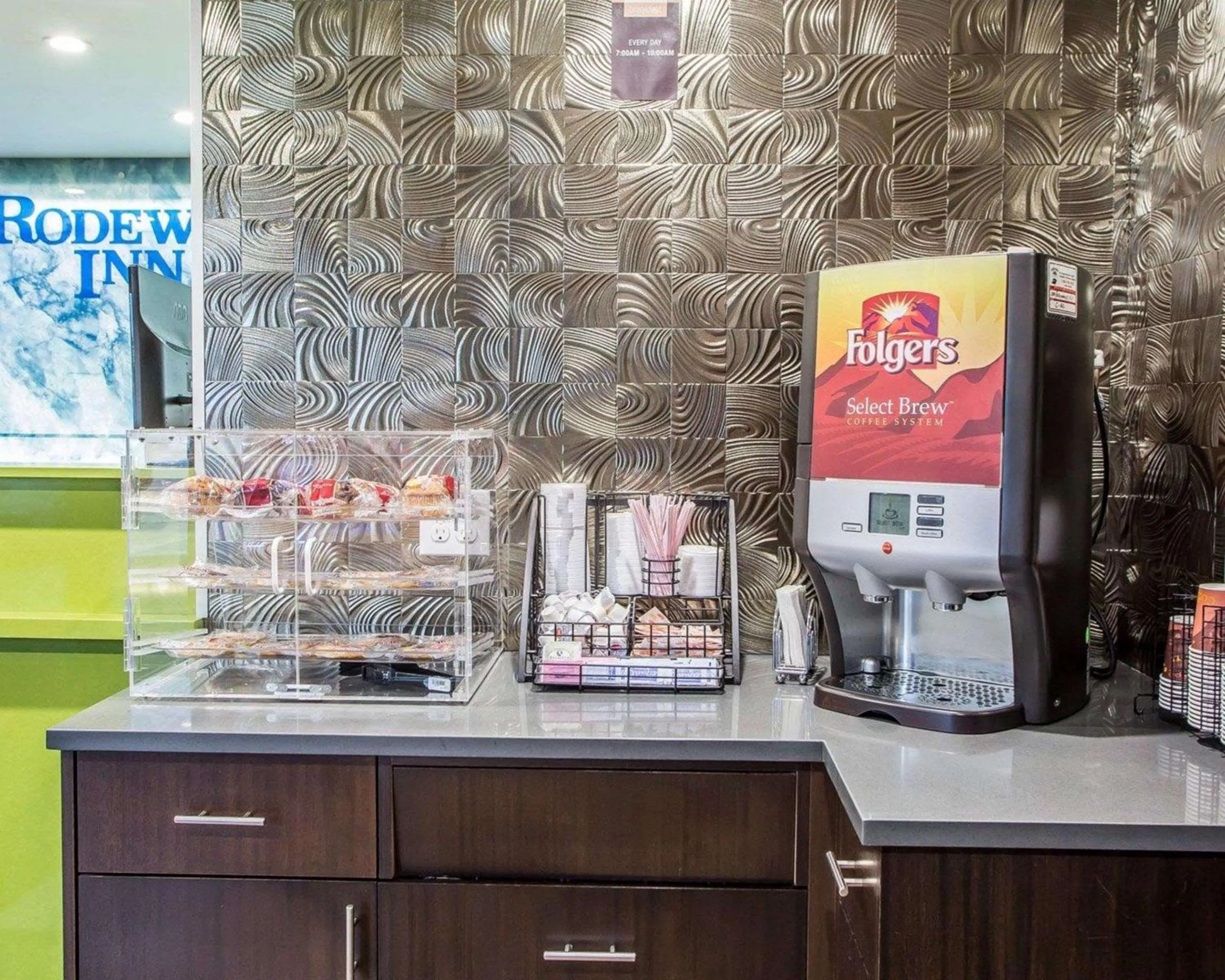 Restaurant/places to eat in Rodeway Inn