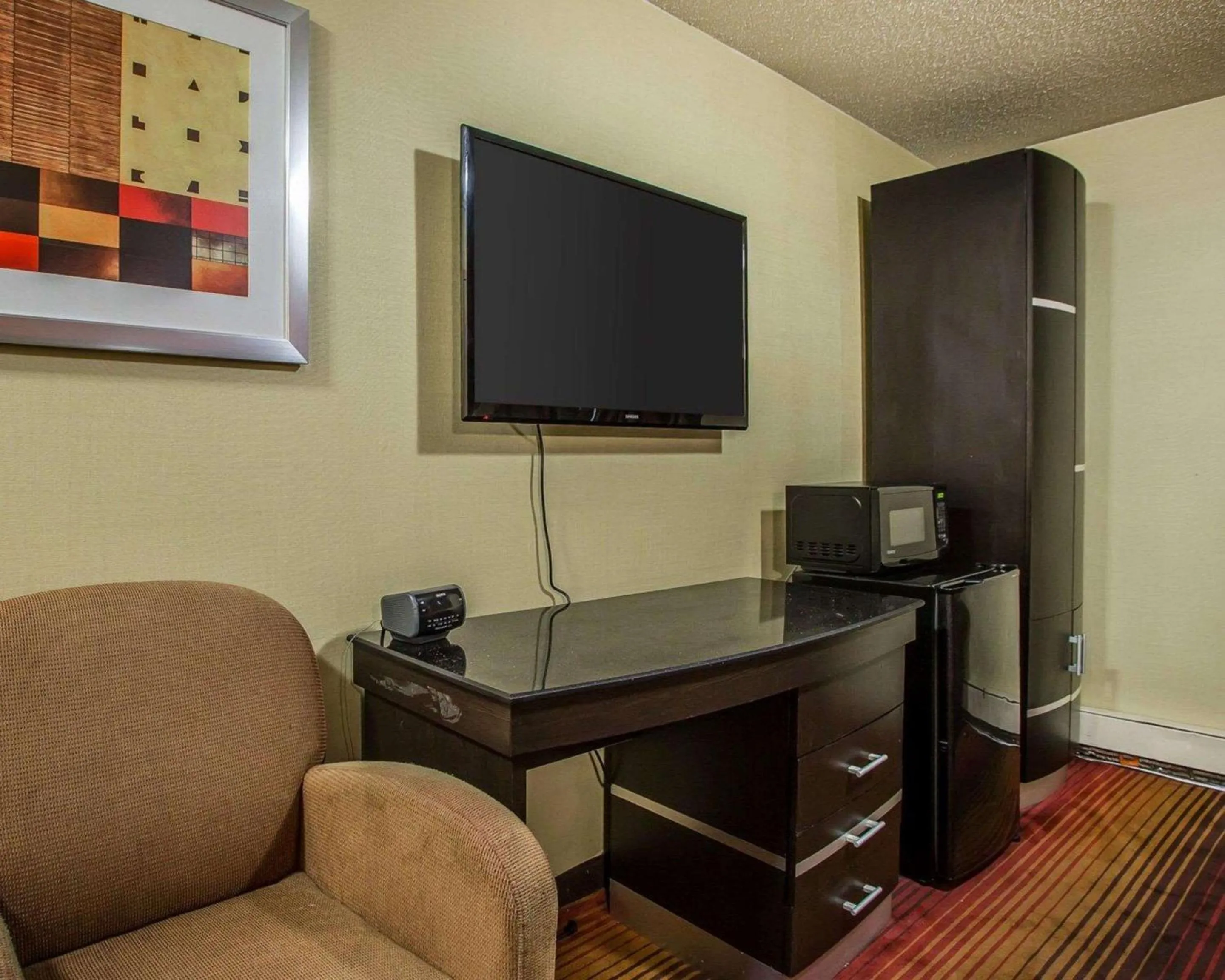 Photo of the whole room in Rodeway Inn