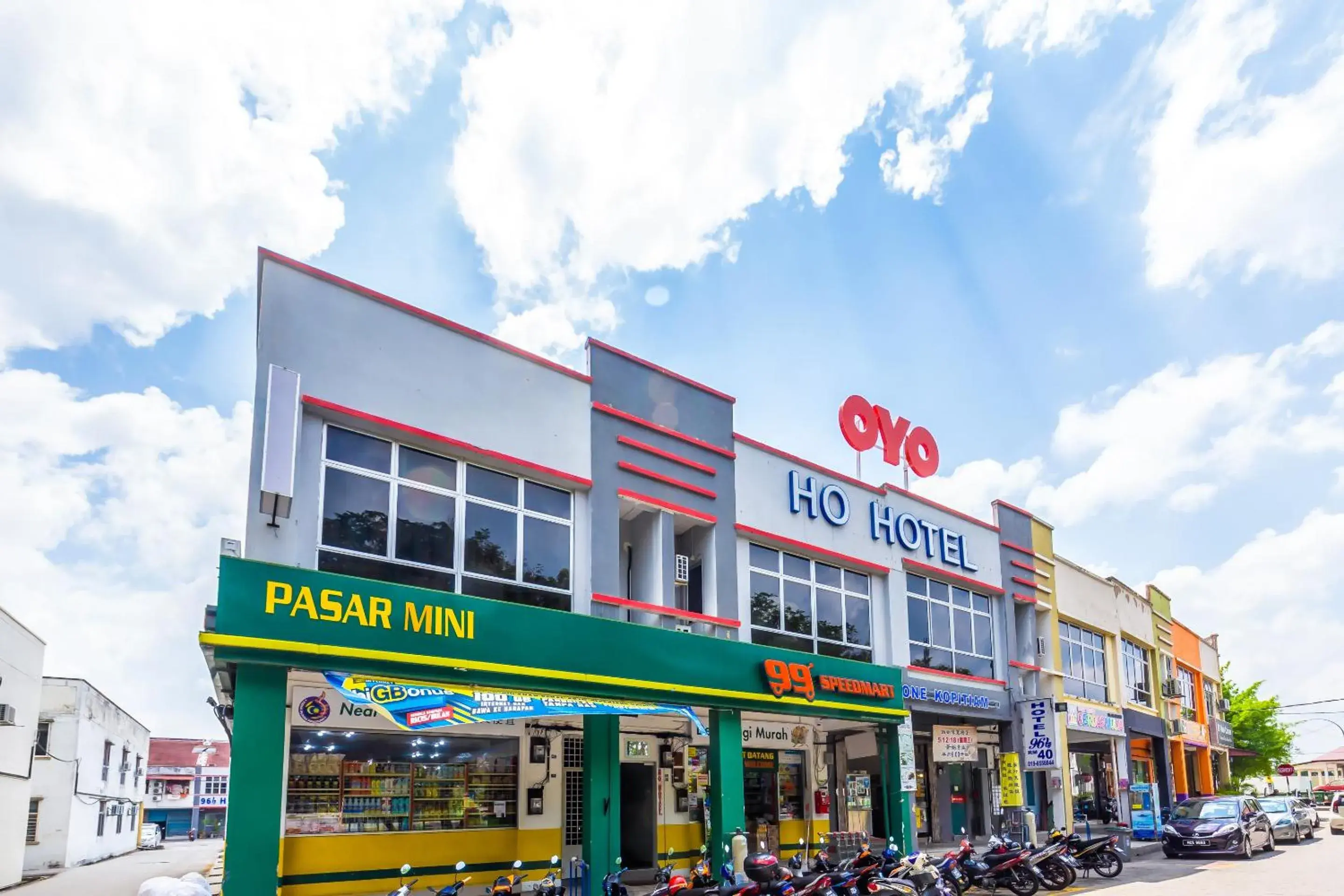 Facade/entrance in OYO 1185 Ho Hotel Facade/entrance in OYO 1185 Ho Hotel