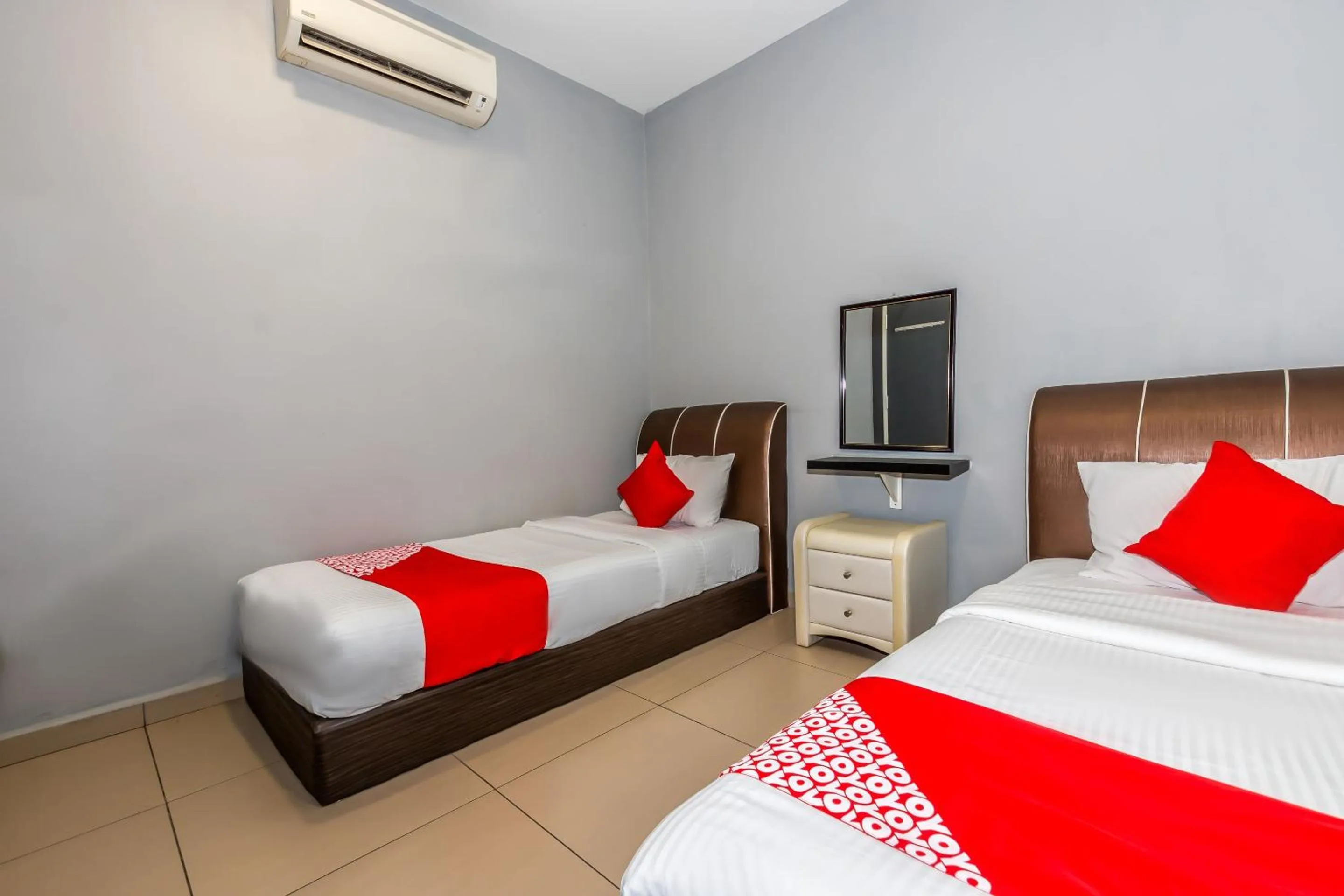 Bedroom in OYO 1185 Ho Hotel