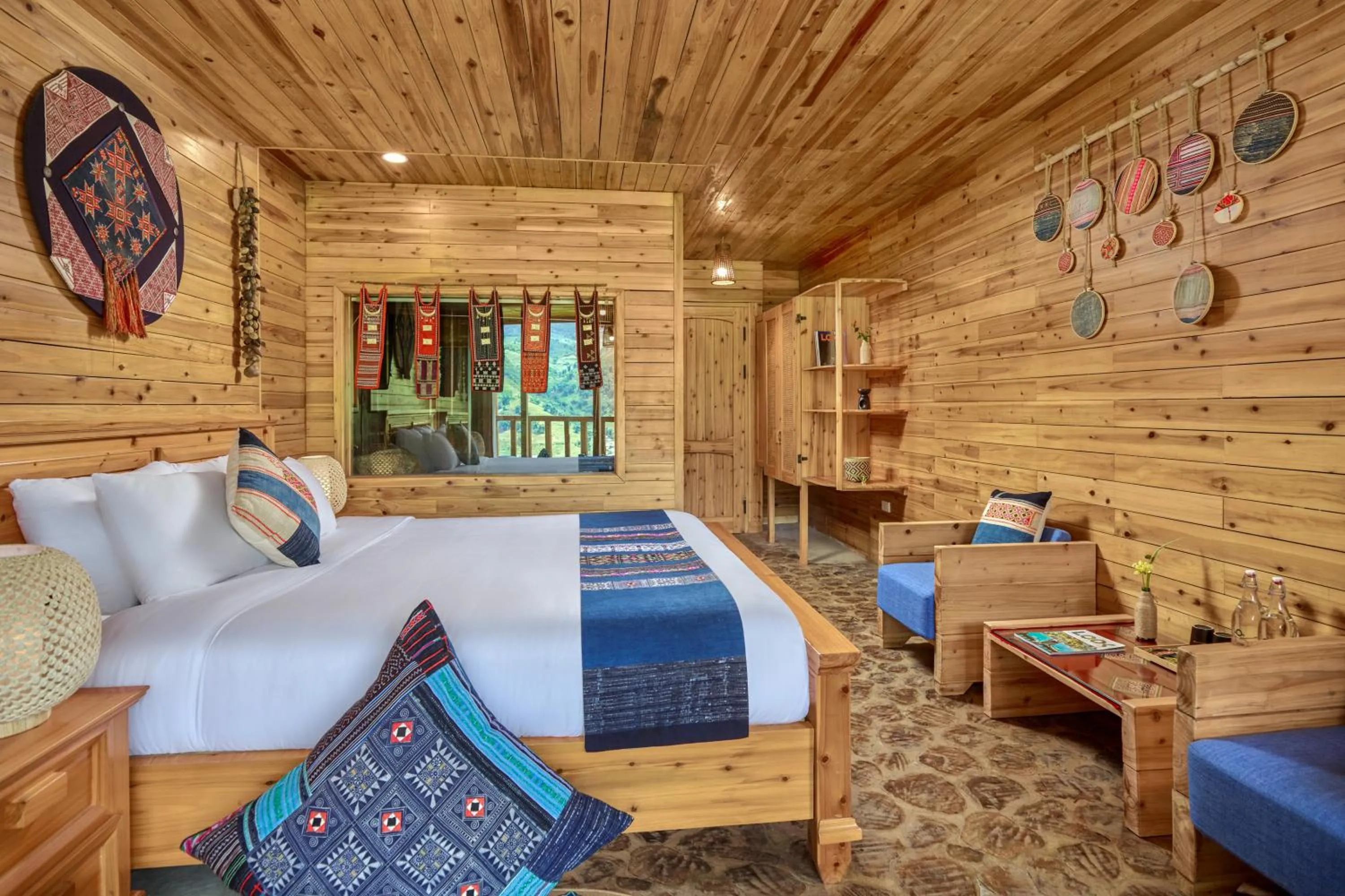Photo of the whole room, Bed in Laxsik Ecolodge