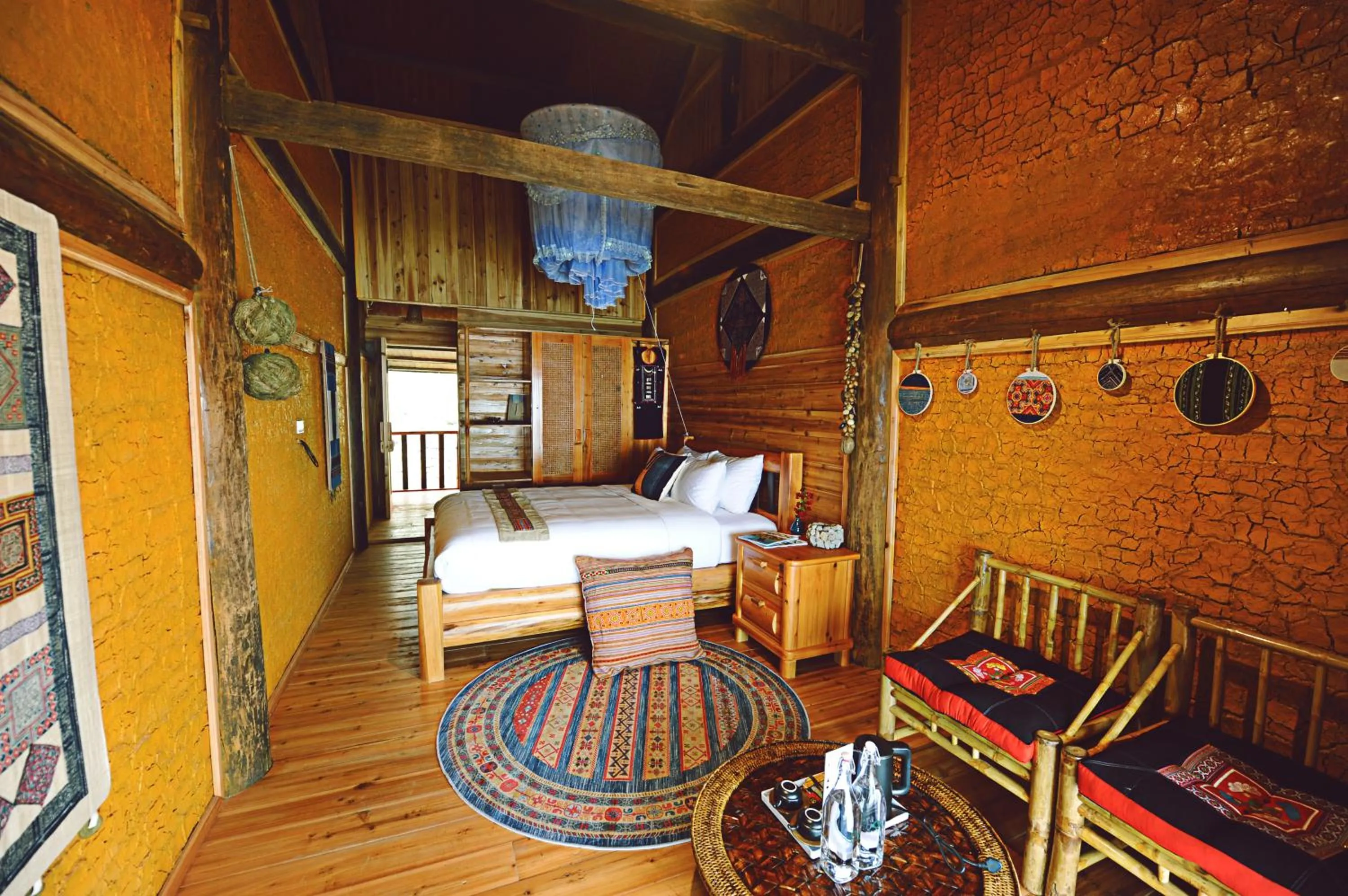 Photo of the whole room, Bed in Laxsik Ecolodge